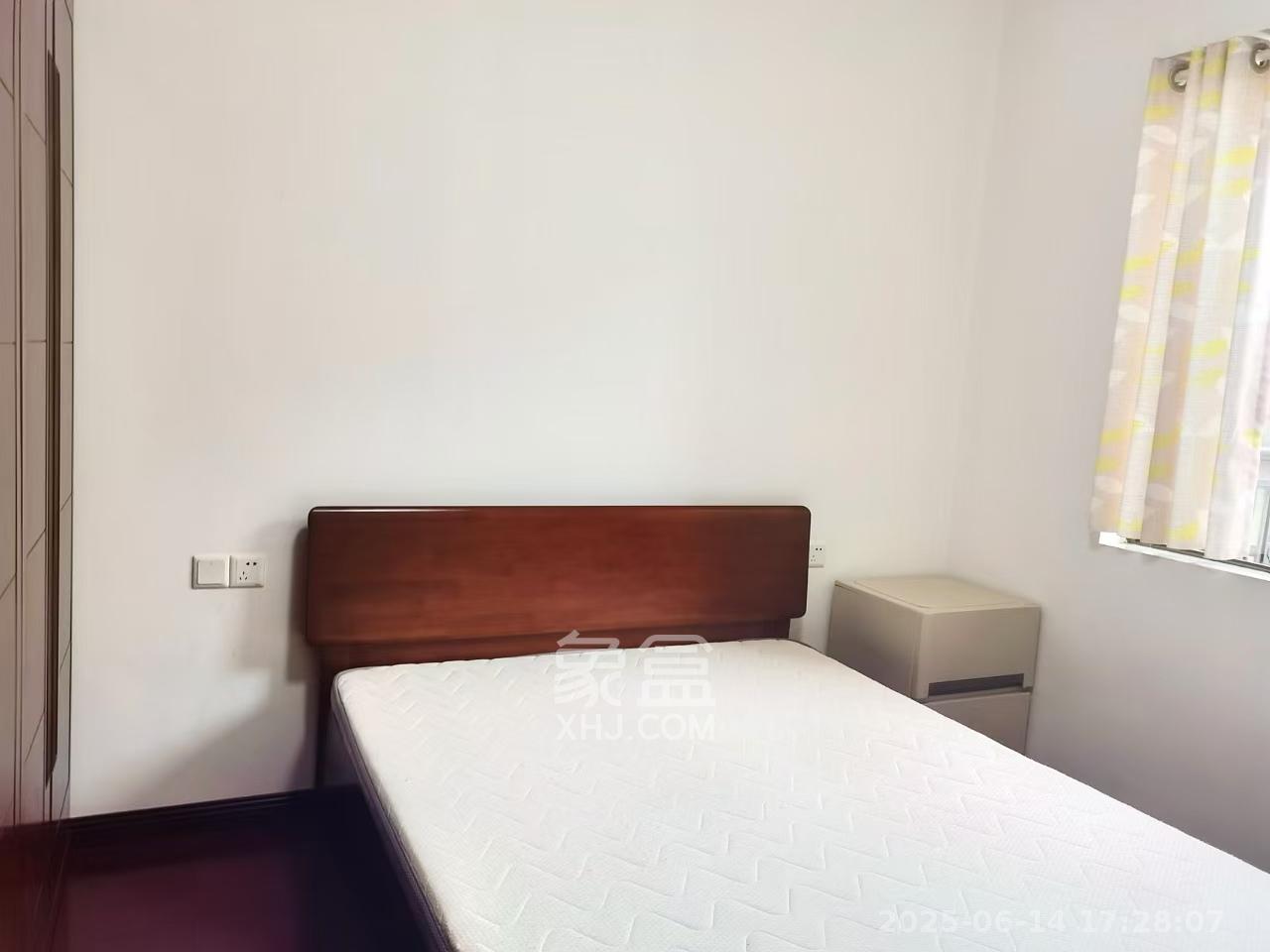 江山帝景雅典  4室2厅2卫   3900.00元/月室内图