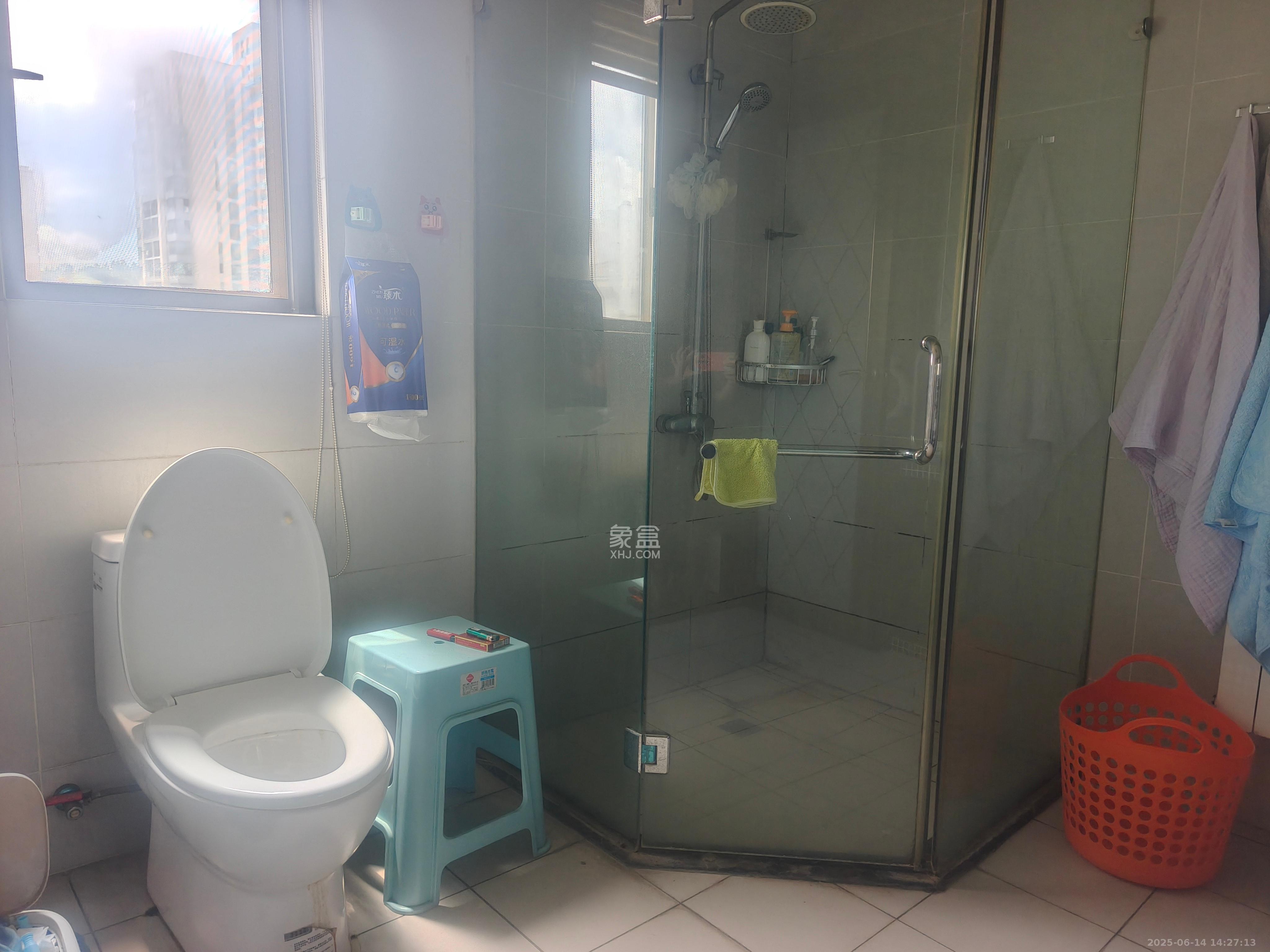 卓越蔚蓝海岸一期 4室2厅2卫 4500.0元/月 卓越蔚蓝海岸一期 4室2厅2卫 4500.0元/月室内图