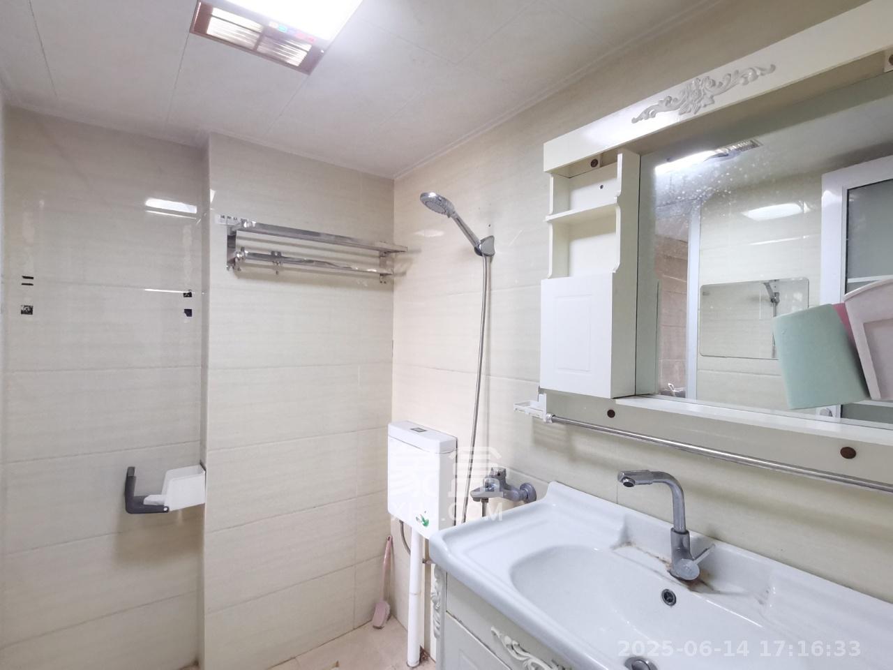中建芙蓉嘉苑  1室1厅1卫   1500.00元/月室内图
