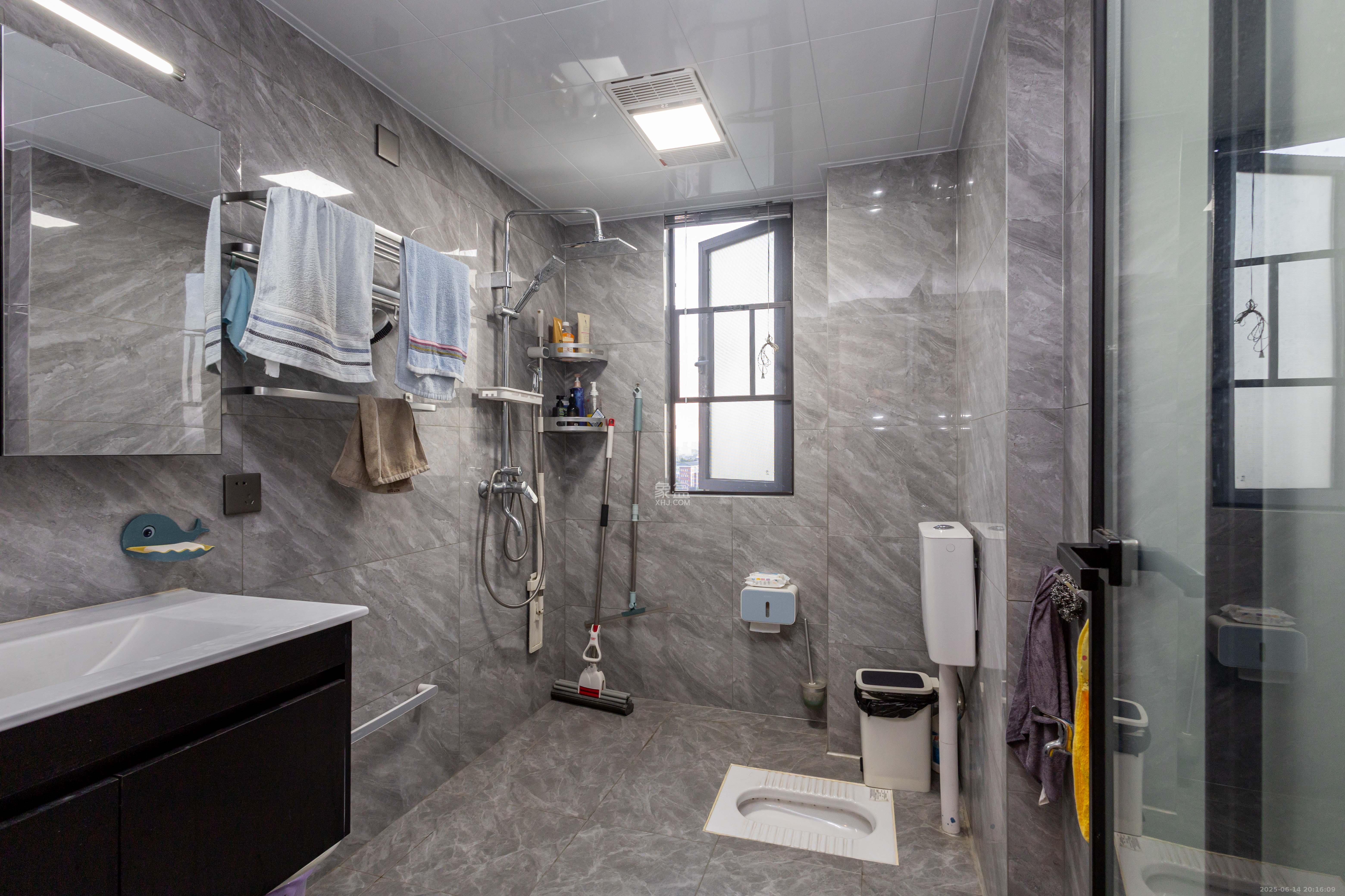 映悦星府 3室2厅2卫 98.0万 映悦星府 3室2厅2卫 98.0万卫生间