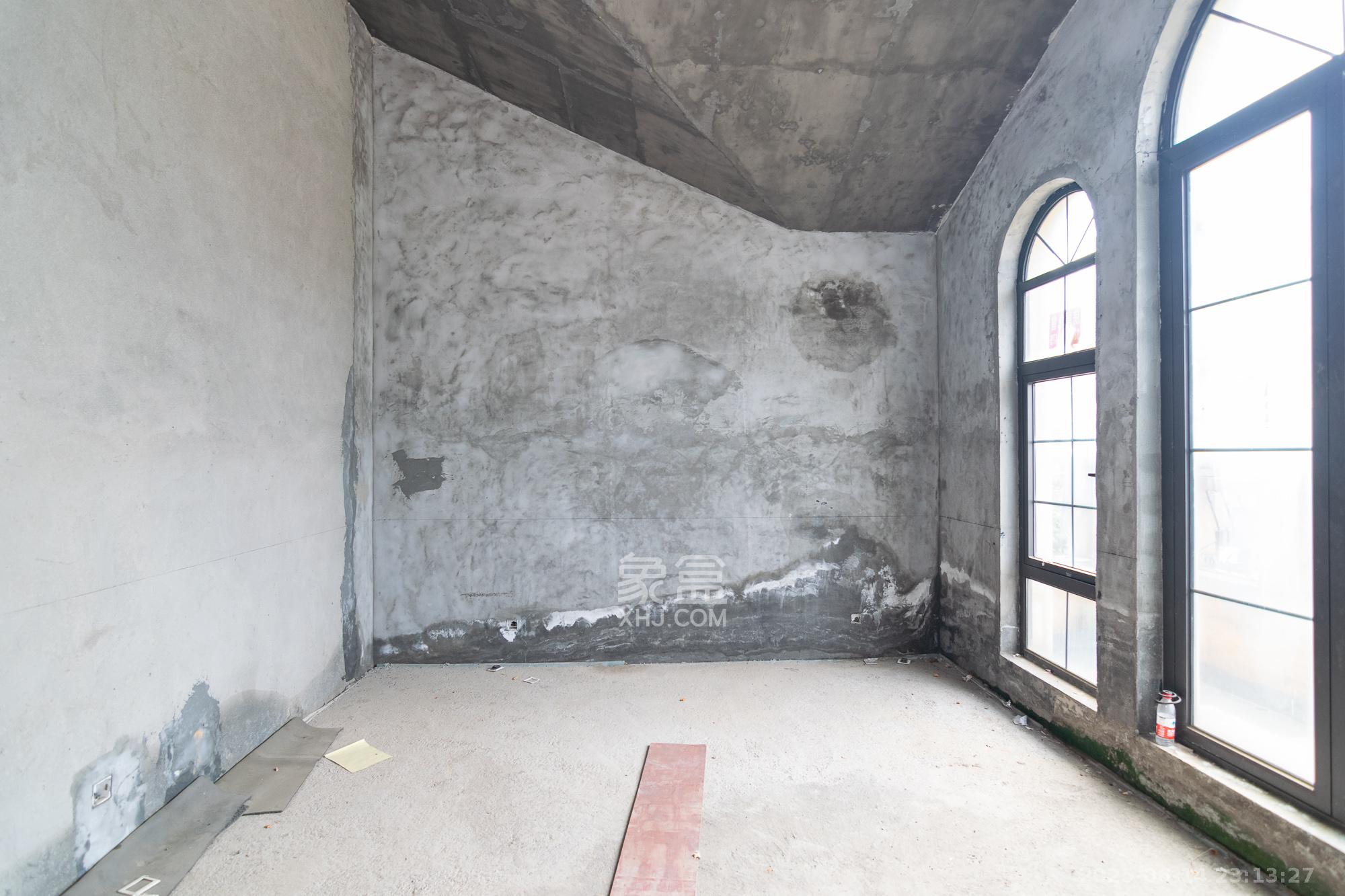 中粮北纬28°别墅 8室3厅4卫 868.0万 中粮北纬28°别墅 8室3厅4卫 868.0万卧室