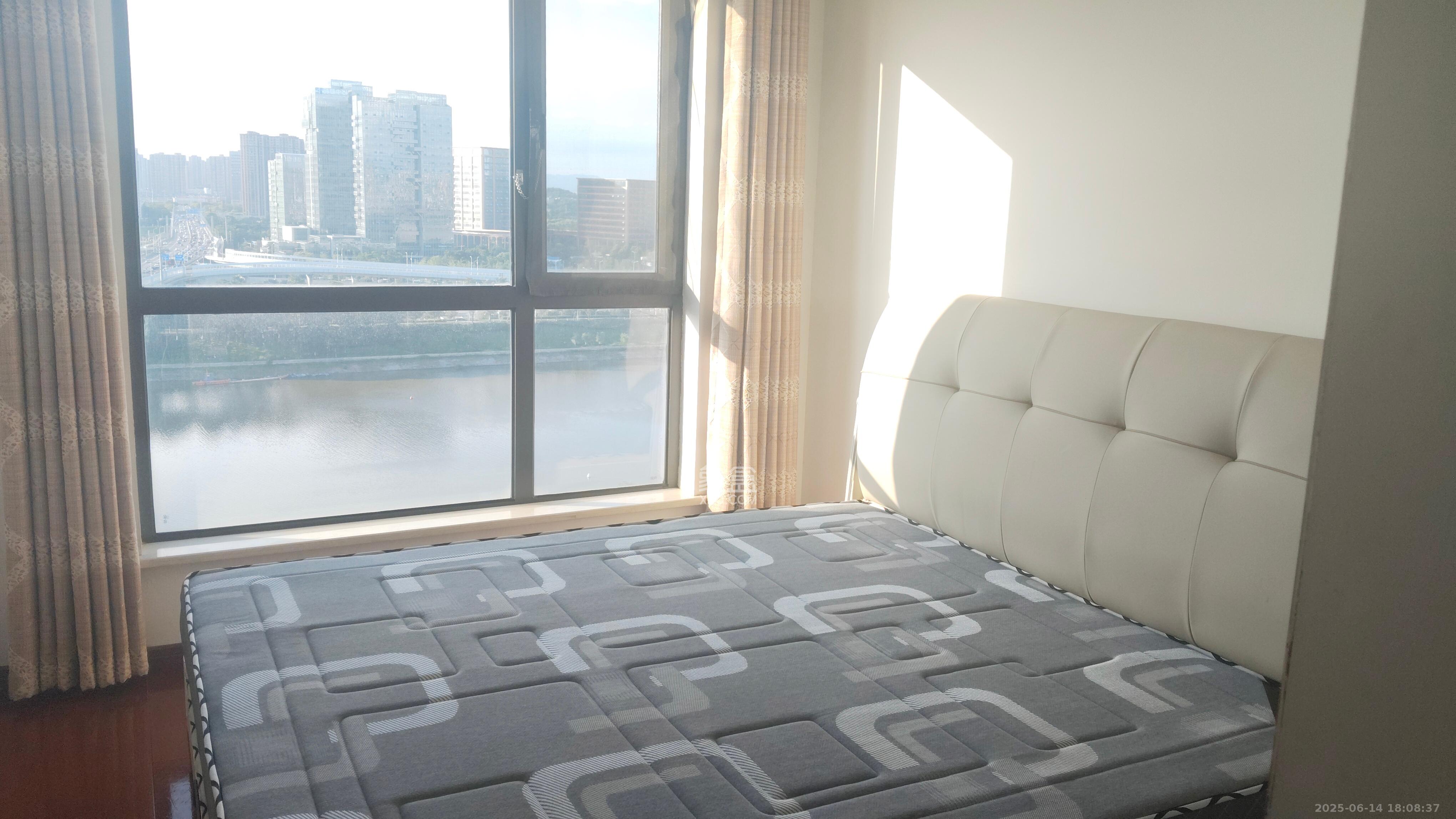 万象凯旋湾 3室2厅1卫 3600.0元/月 万象凯旋湾 3室2厅1卫 3600.0元/月室内图