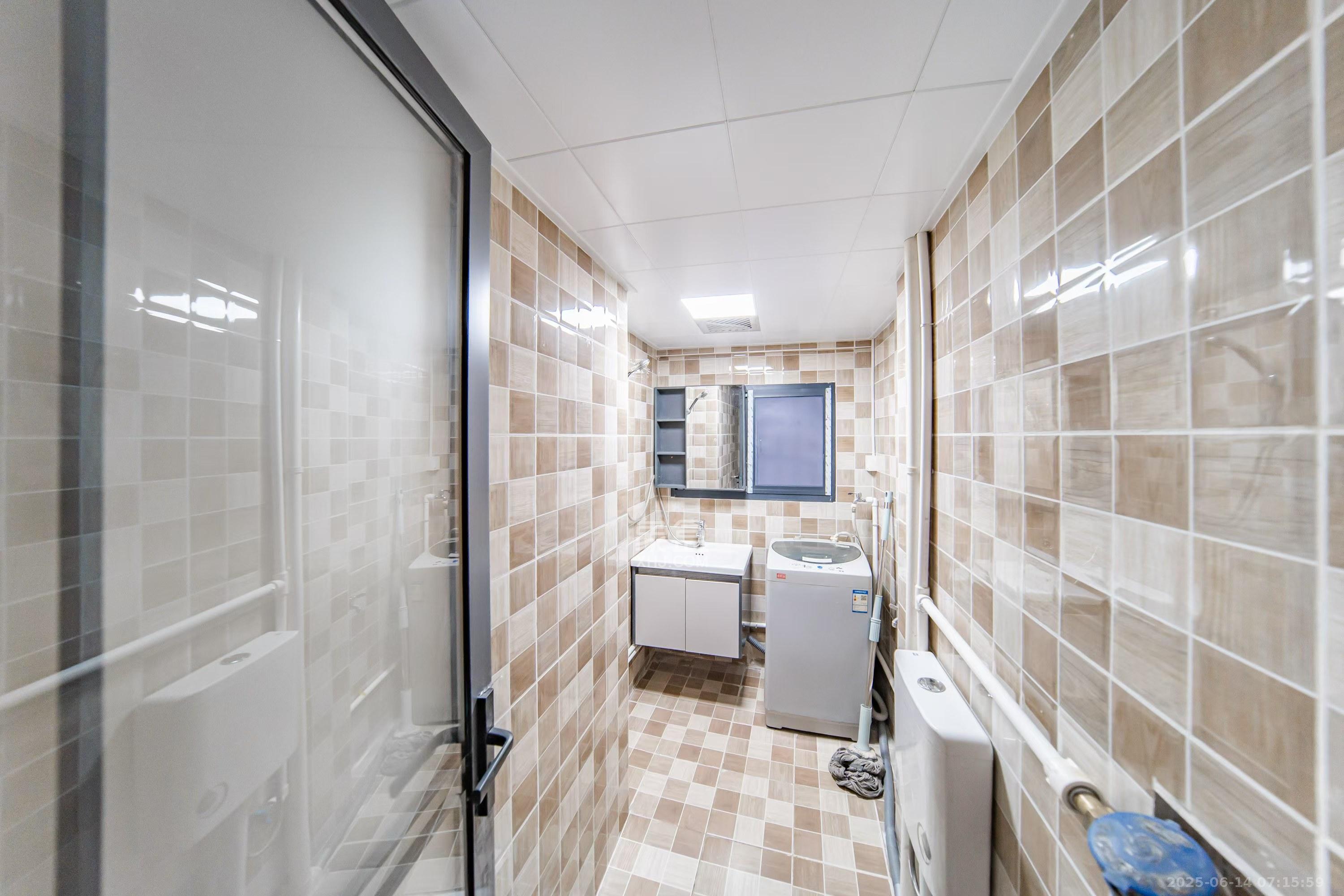 湖南大学天马西村 3室2厅2卫 3200.0元/月 湖南大学天马西村 3室2厅2卫 3200.0元/月室内图