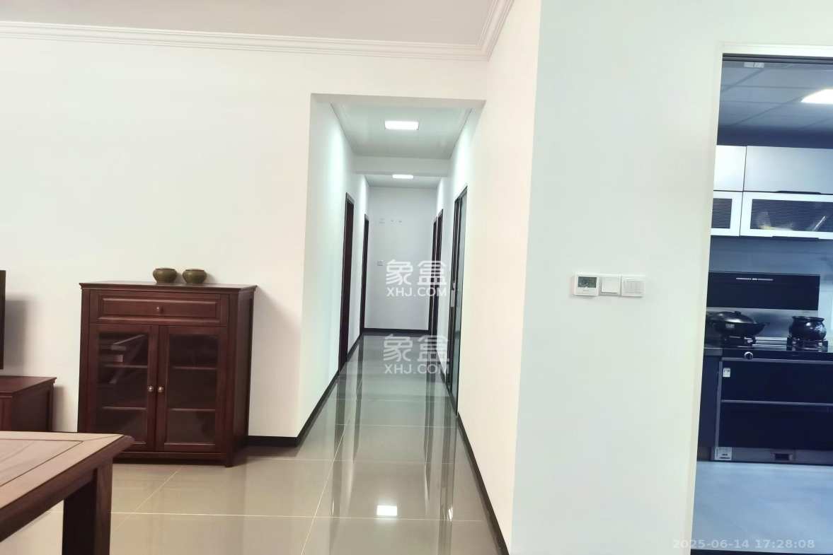 江山帝景雅典  4室2厅2卫    3900.0元/月 江山帝景雅典  4室2厅2卫    3900.0元/月室内图