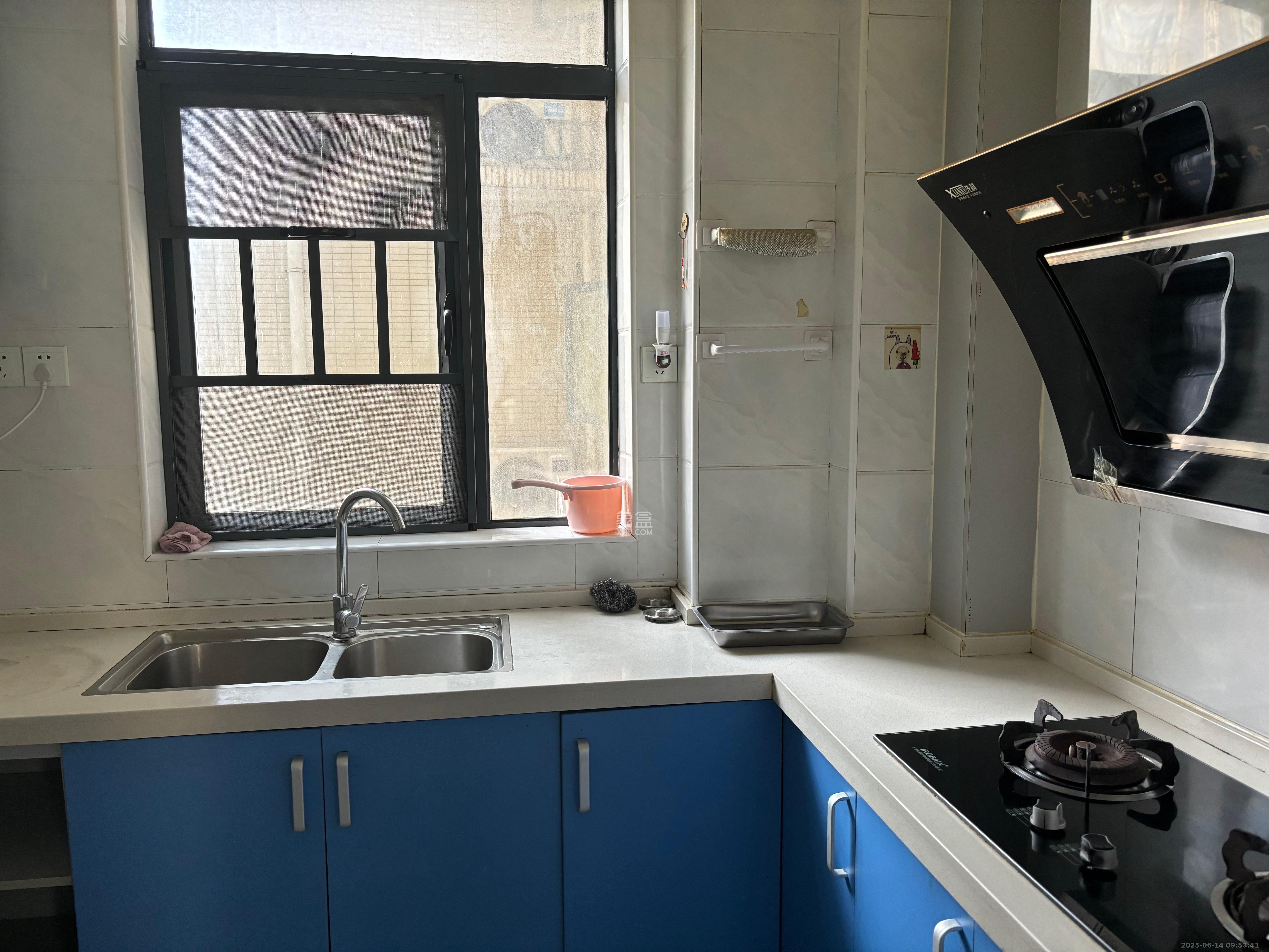 湘水熙园 3室2厅1卫 2400.0元/月 湘水熙园 3室2厅1卫 2400.0元/月室内图