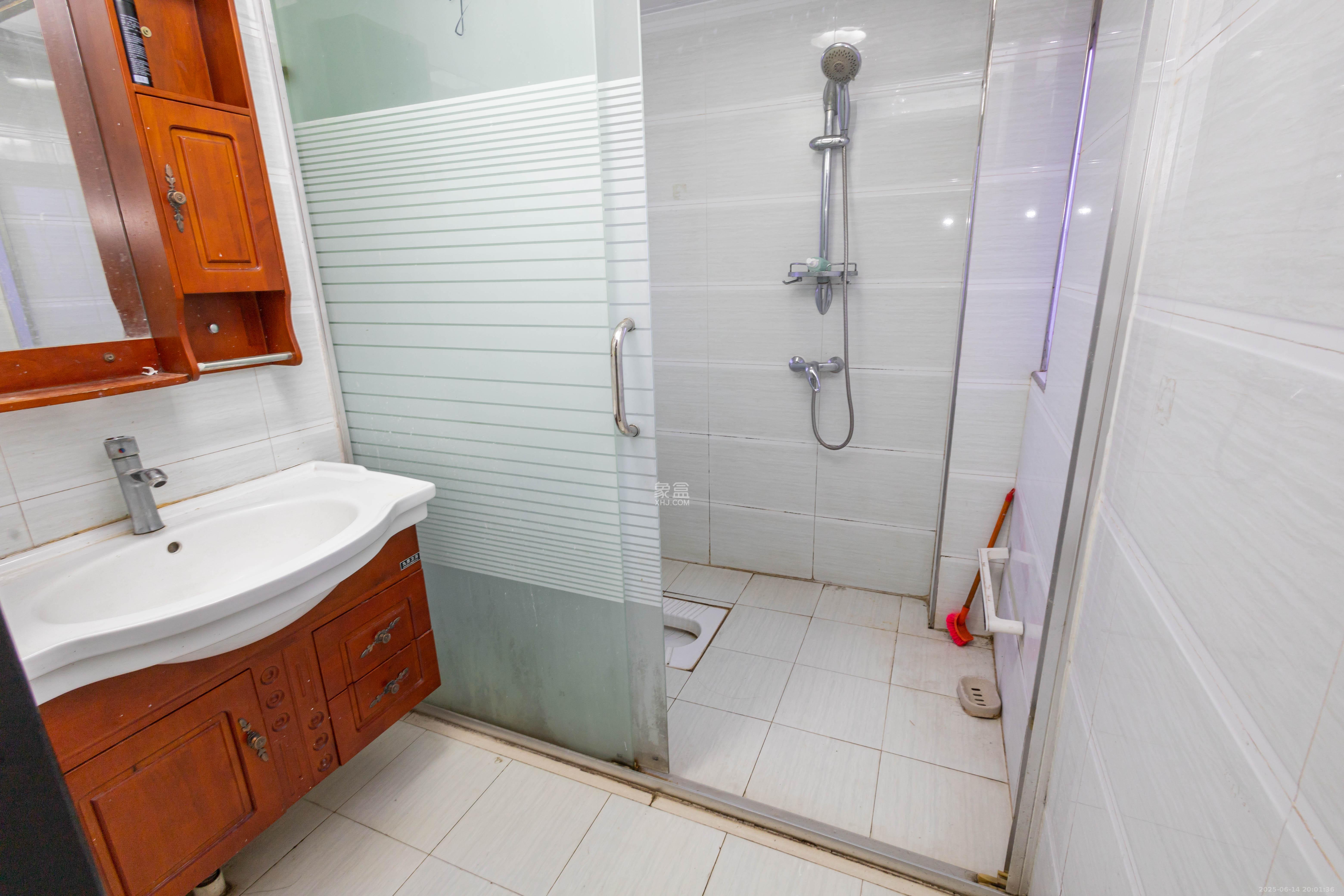 博雅湘水湾  2室2厅1卫    46.0万 博雅湘水湾  2室2厅1卫    46.0万卫生间