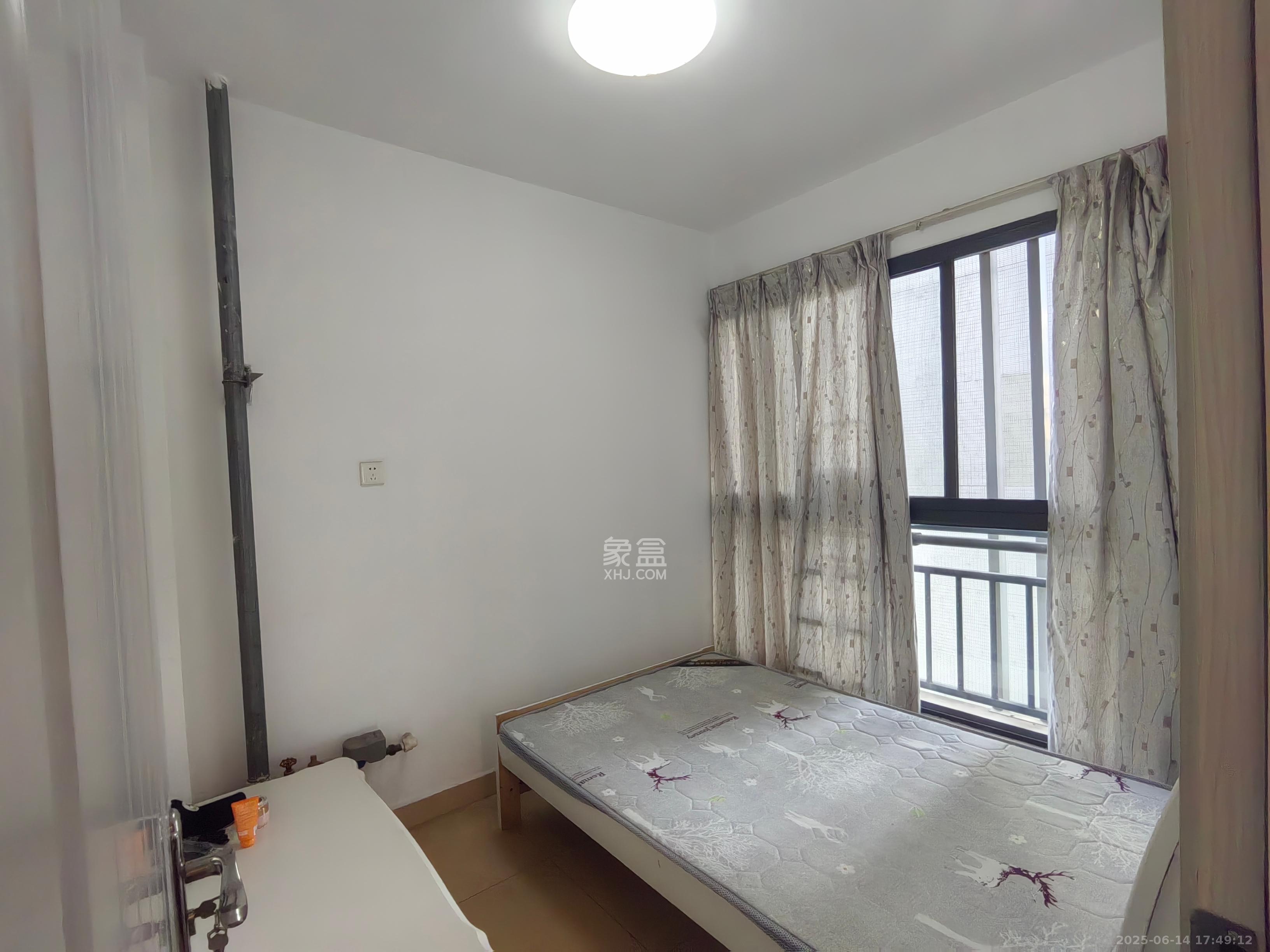 长大彩虹都  3室2厅1卫   2300.00元/月室内图