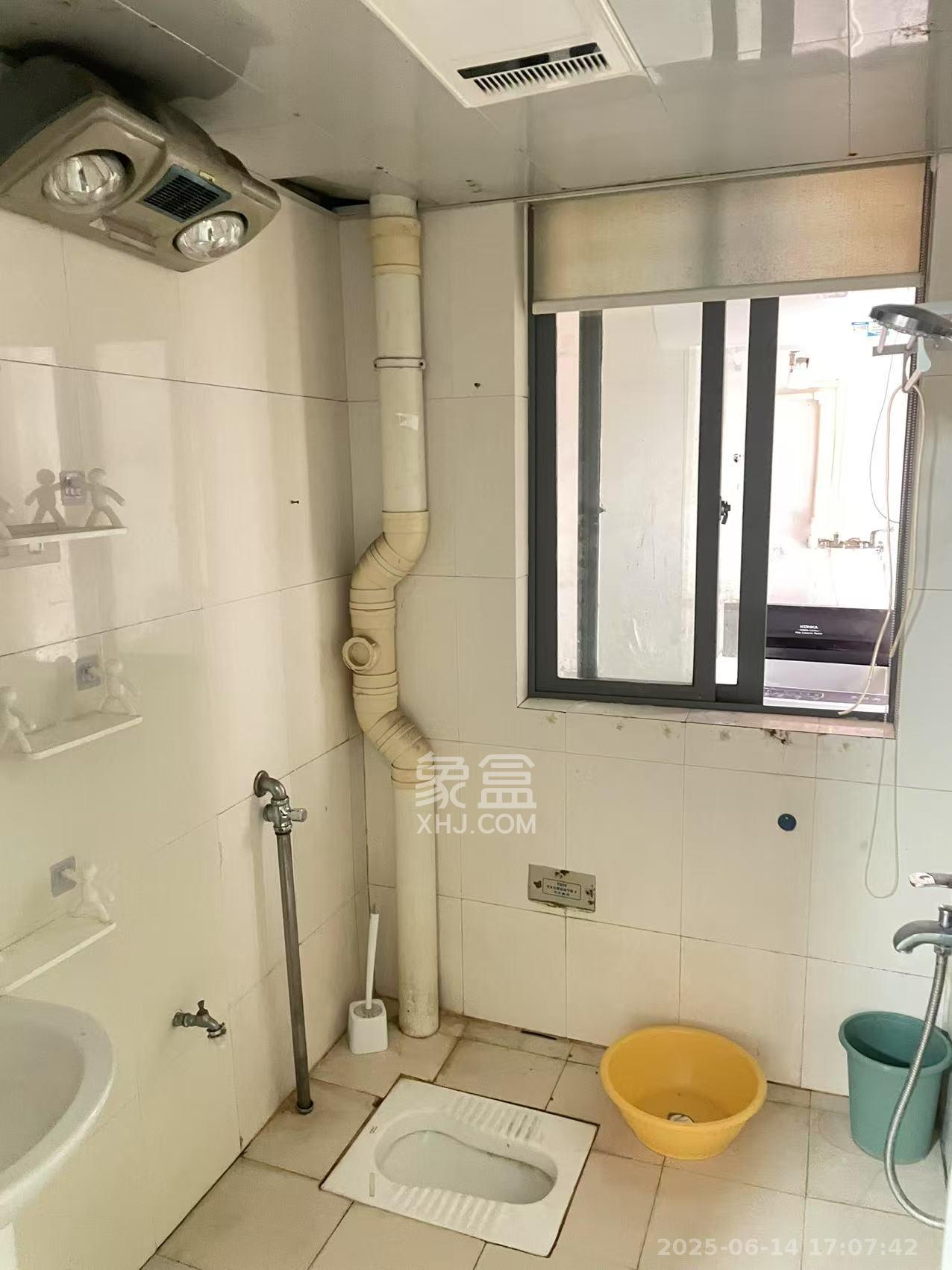 鼎丰前城  2室2厅1卫   1700.00元/月室内图