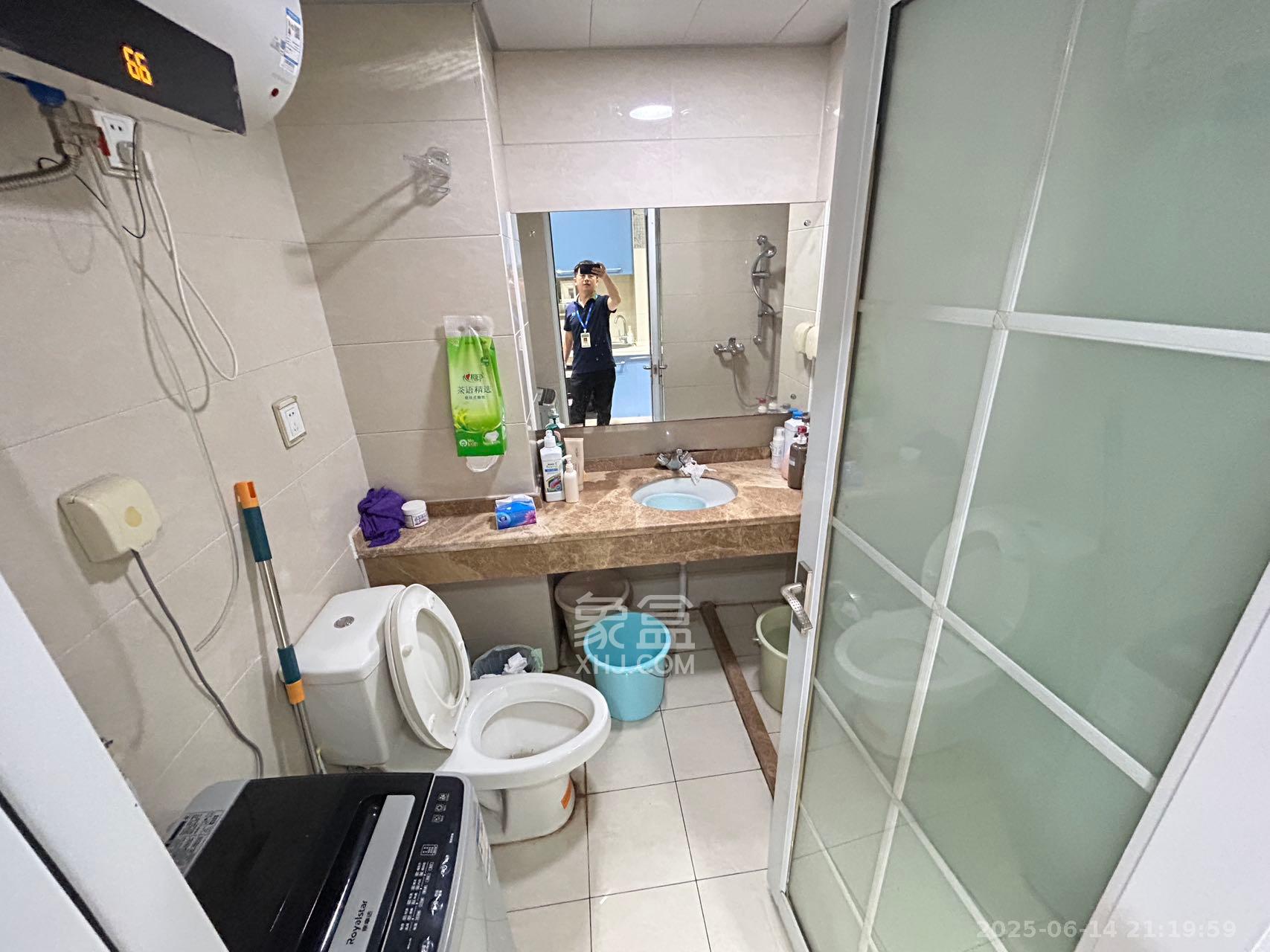 西子一间  1室1厅1卫   1700.00元/月室内图