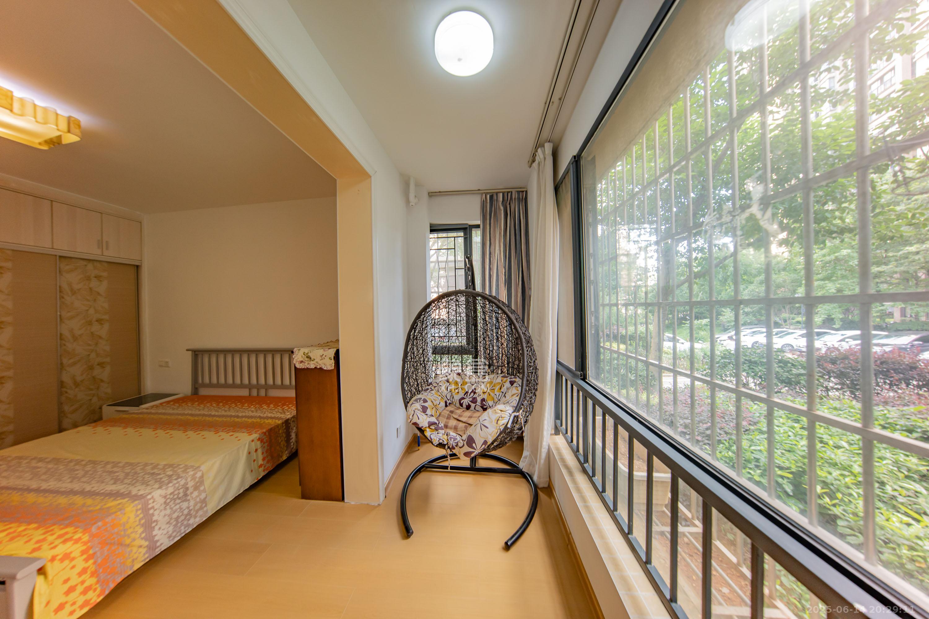 中建麓山和苑  3室2厅1卫   62.00万阳台