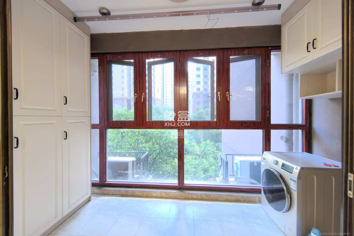 江山帝景哈佛  4室2厅1卫    2400.0元/月 江山帝景哈佛  4室2厅1卫    2400.0元/月室内图