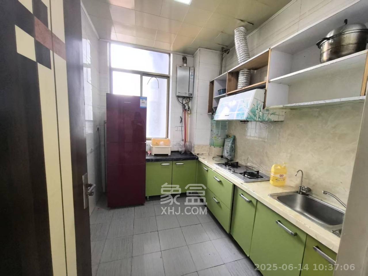 欧陆经典  3室2厅1卫   3650.00元/月室内图