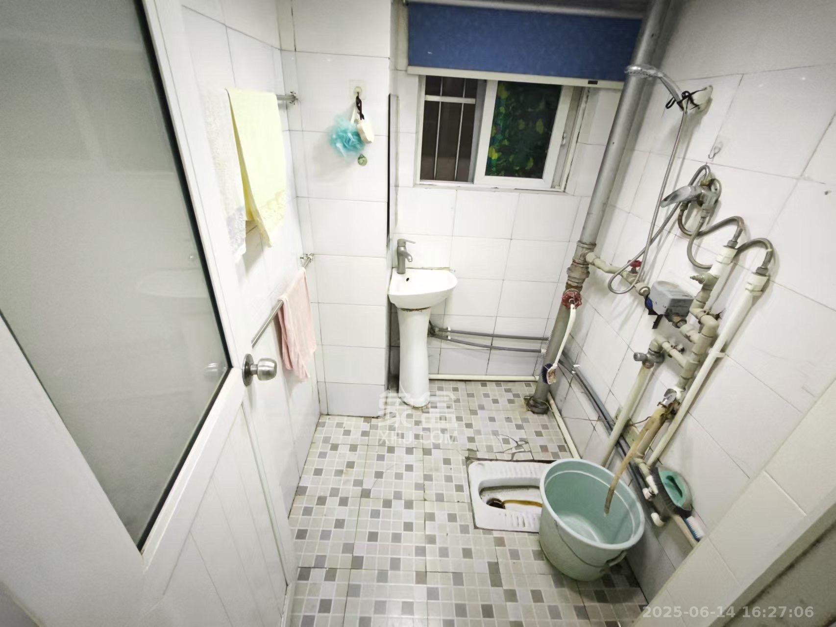 长房凤凰佳园  2室1厅1卫    1400.0元/月室内图