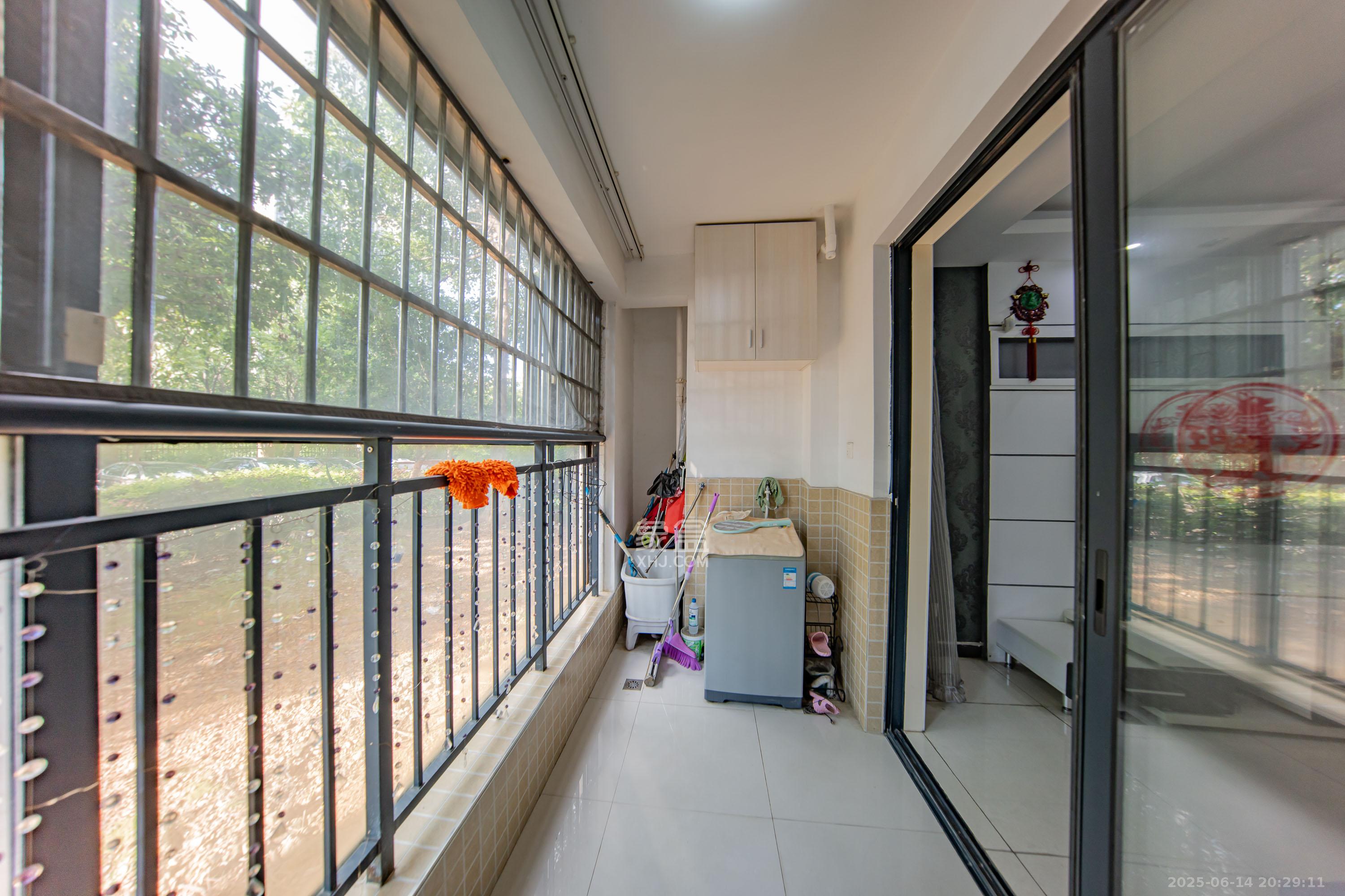 中建麓山和苑  3室2厅1卫   62.00万阳台