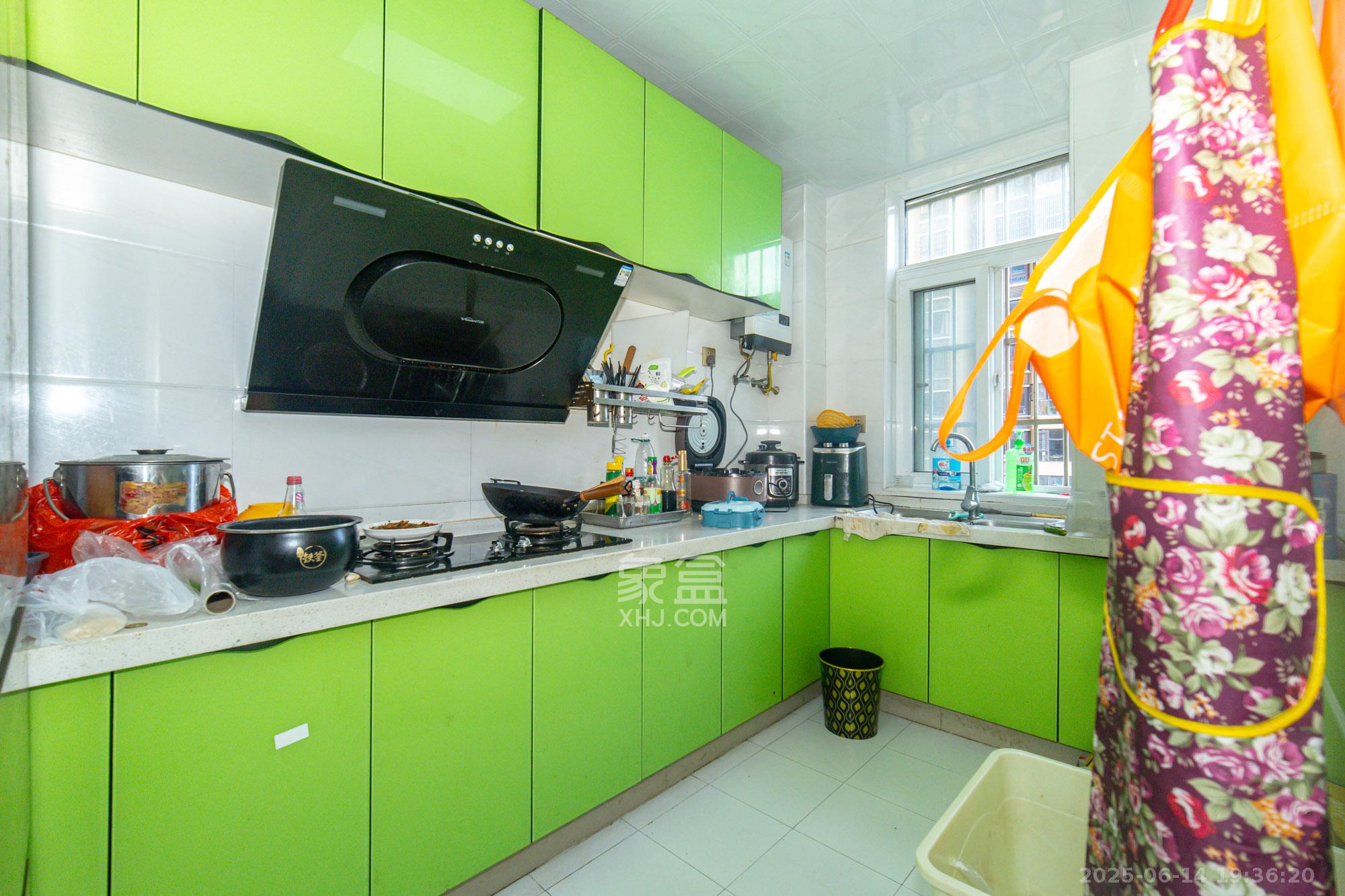 楚天世纪城西苑 2室2厅1卫 49.8万 楚天世纪城西苑 2室2厅1卫 49.8万厨房