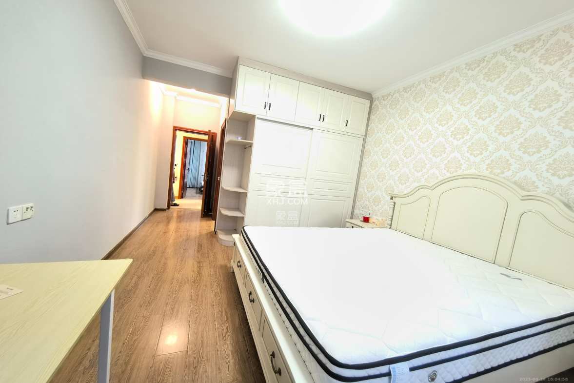 江山帝景哈佛  4室2厅1卫    2400.0元/月 江山帝景哈佛  4室2厅1卫    2400.0元/月室内图