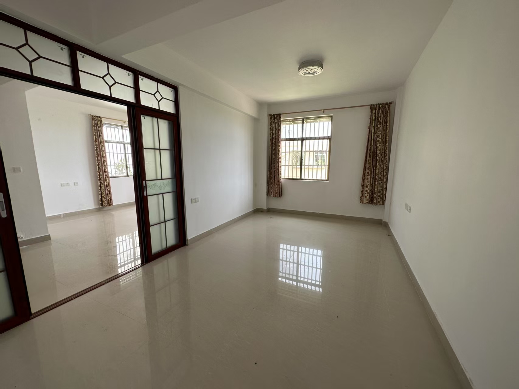 东头村独栋小院 6室2厅4卫 4000.0元/月 东头村独栋小院 6室2厅4卫 4000.0元/月室内图