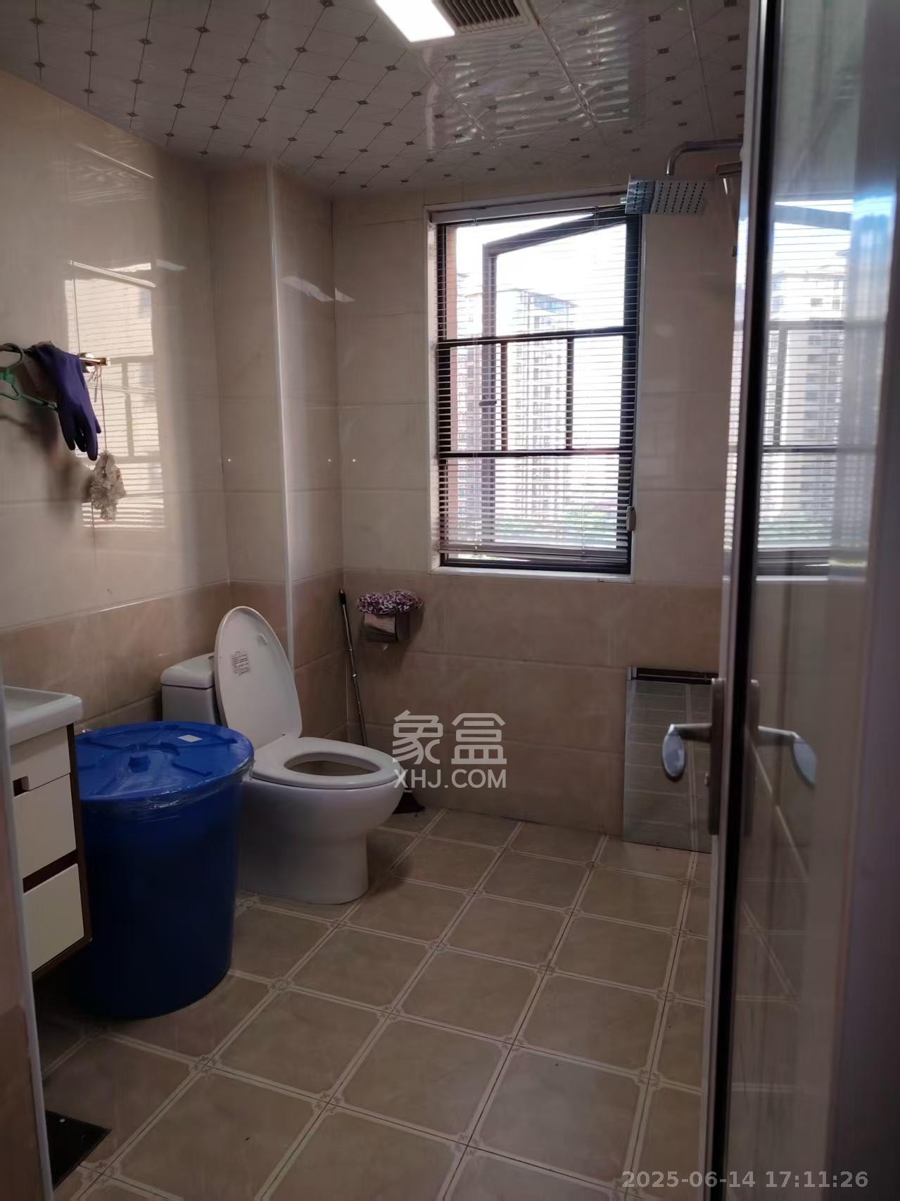 中建芙蓉嘉苑  3室2厅2卫   2650.00元/月室内图
