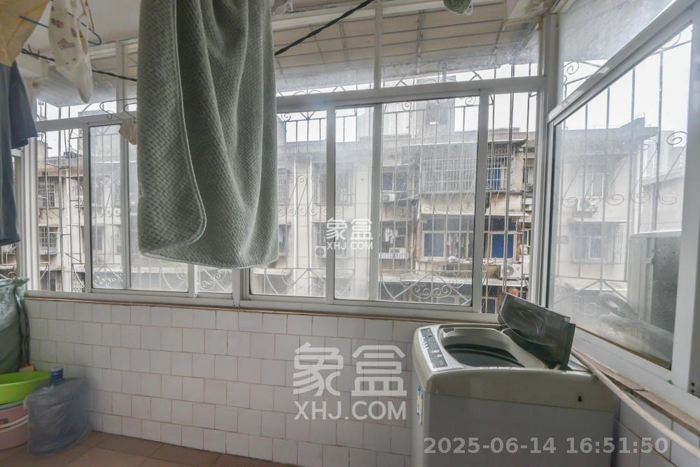 砂子塘社区  2室1厅1卫   1800.00元/月室内图