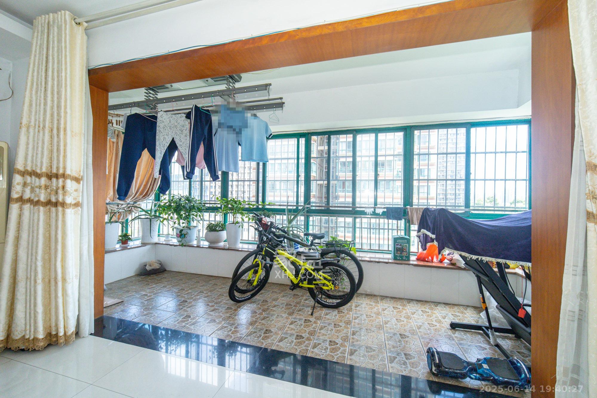 明城公寓 4室2厅2卫 100.0万 明城公寓 4室2厅2卫 100.0万阳台