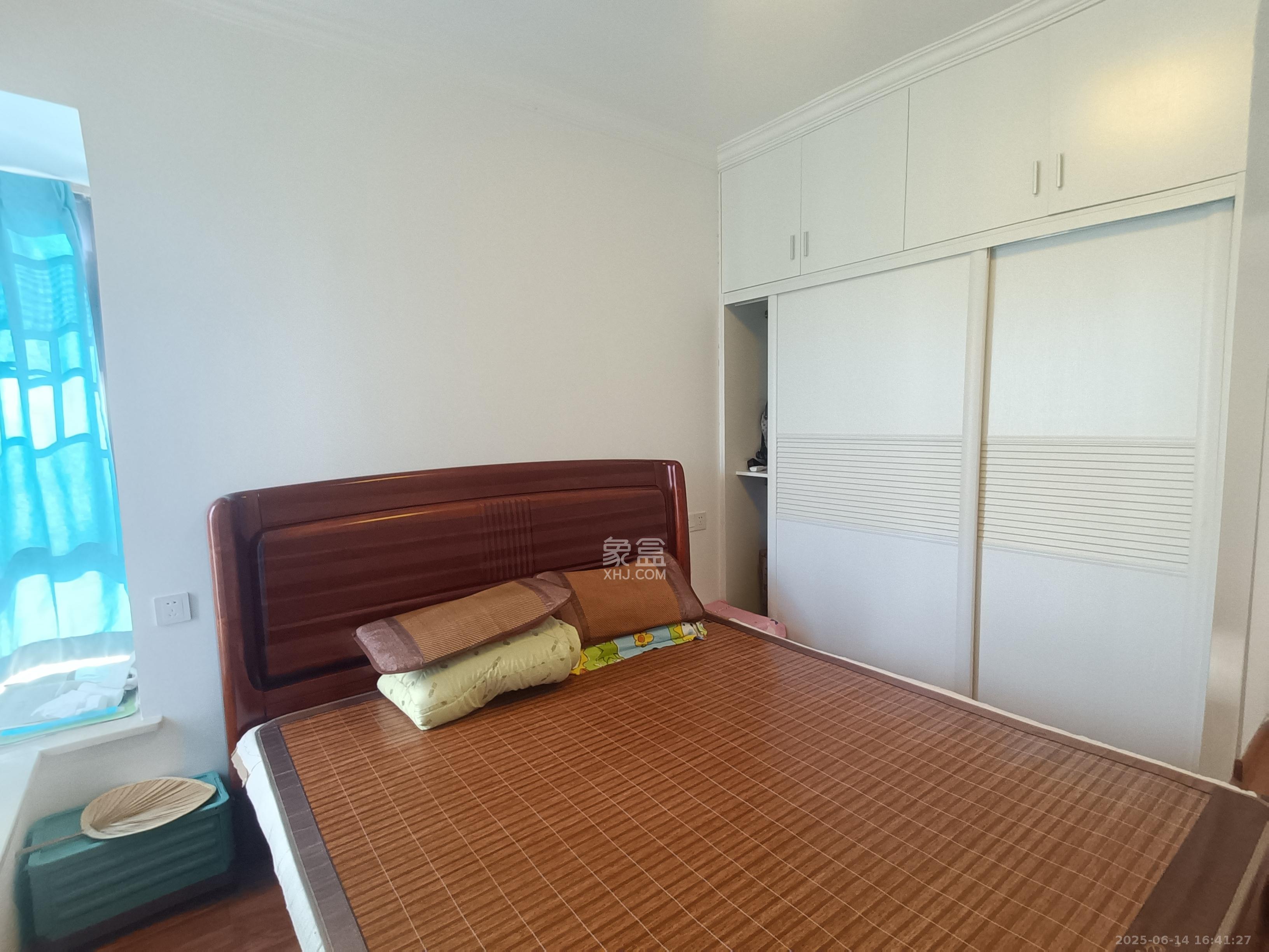 卓越蔚蓝海岸三期  2室2厅1卫   2280.00元/月室内图