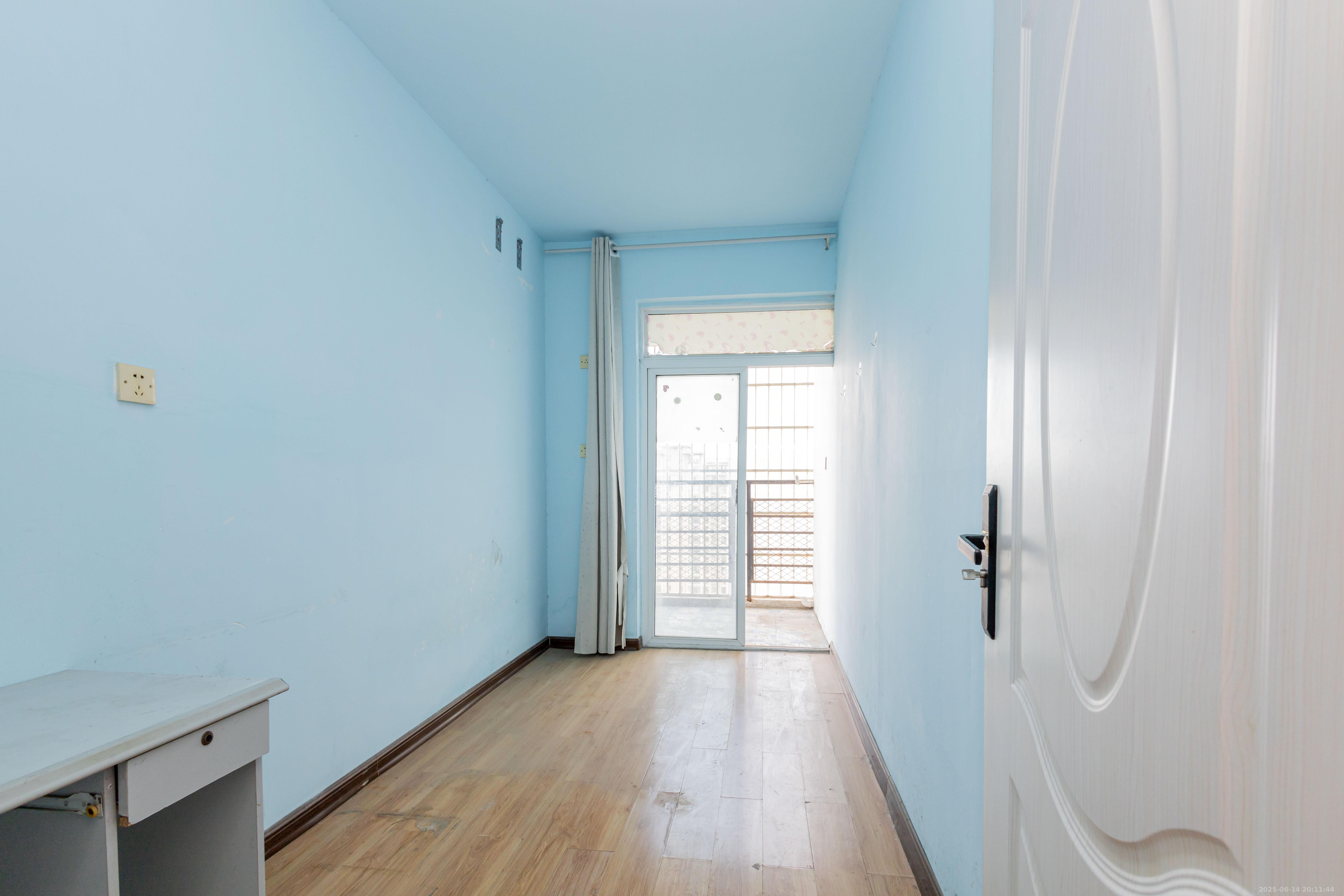 圣力华苑 3室2厅2卫 59.8万 圣力华苑 3室2厅2卫 59.8万卧室