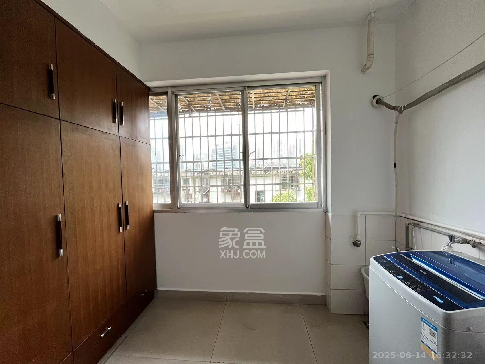 中建五局天心苑  3室2厅2卫    2000.0元/月 中建五局天心苑  3室2厅2卫    2000.0元/月室内图