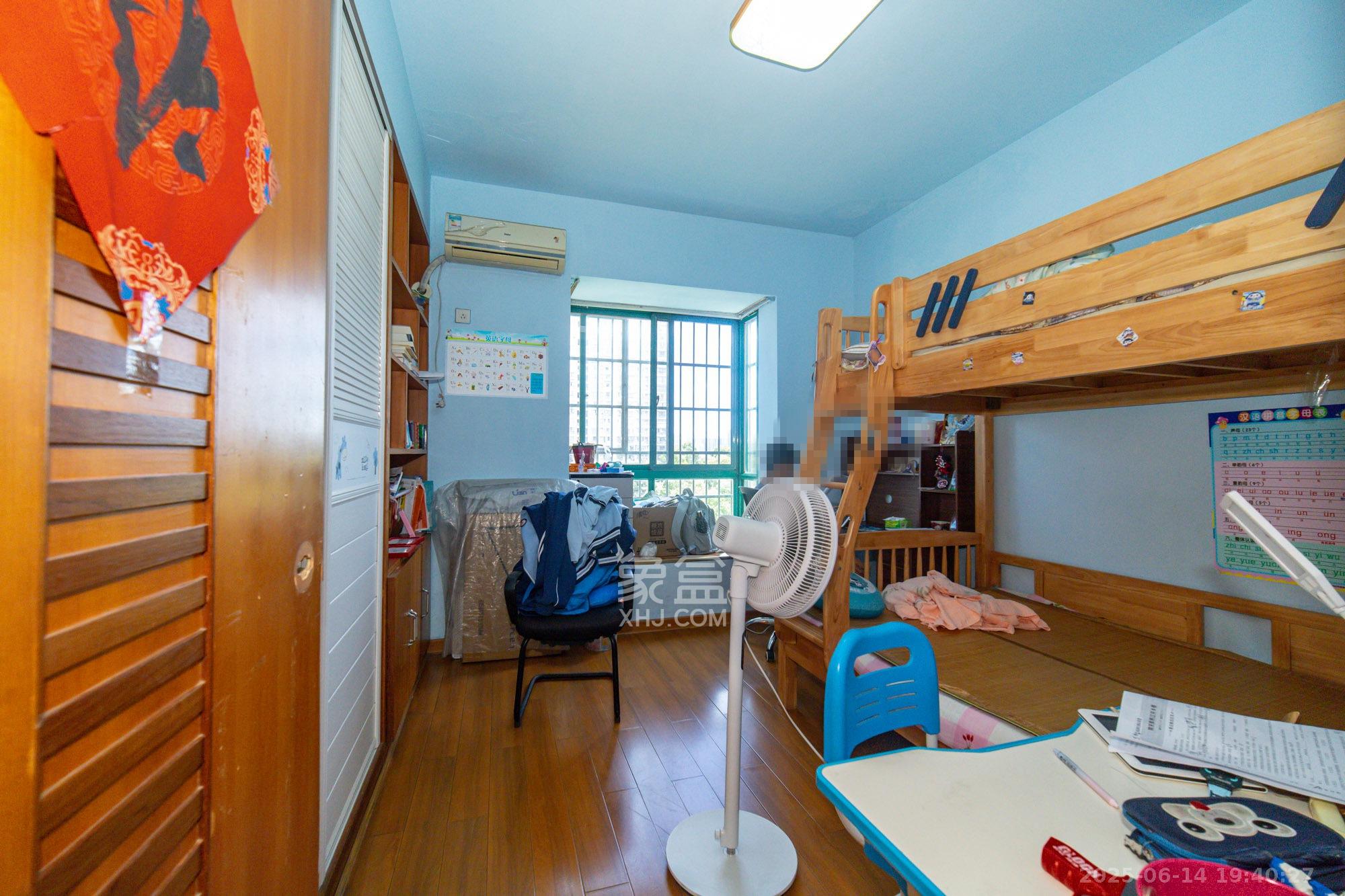 明城公寓 4室2厅2卫 100.0万 明城公寓 4室2厅2卫 100.0万卧室