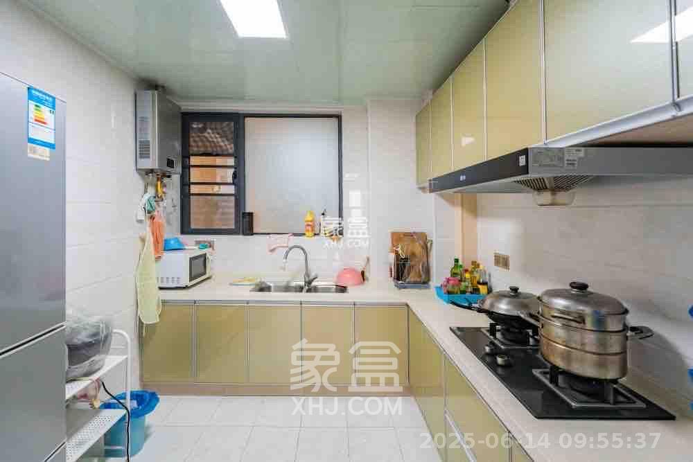 悦湖山  4室2厅2卫   3000.00元/月