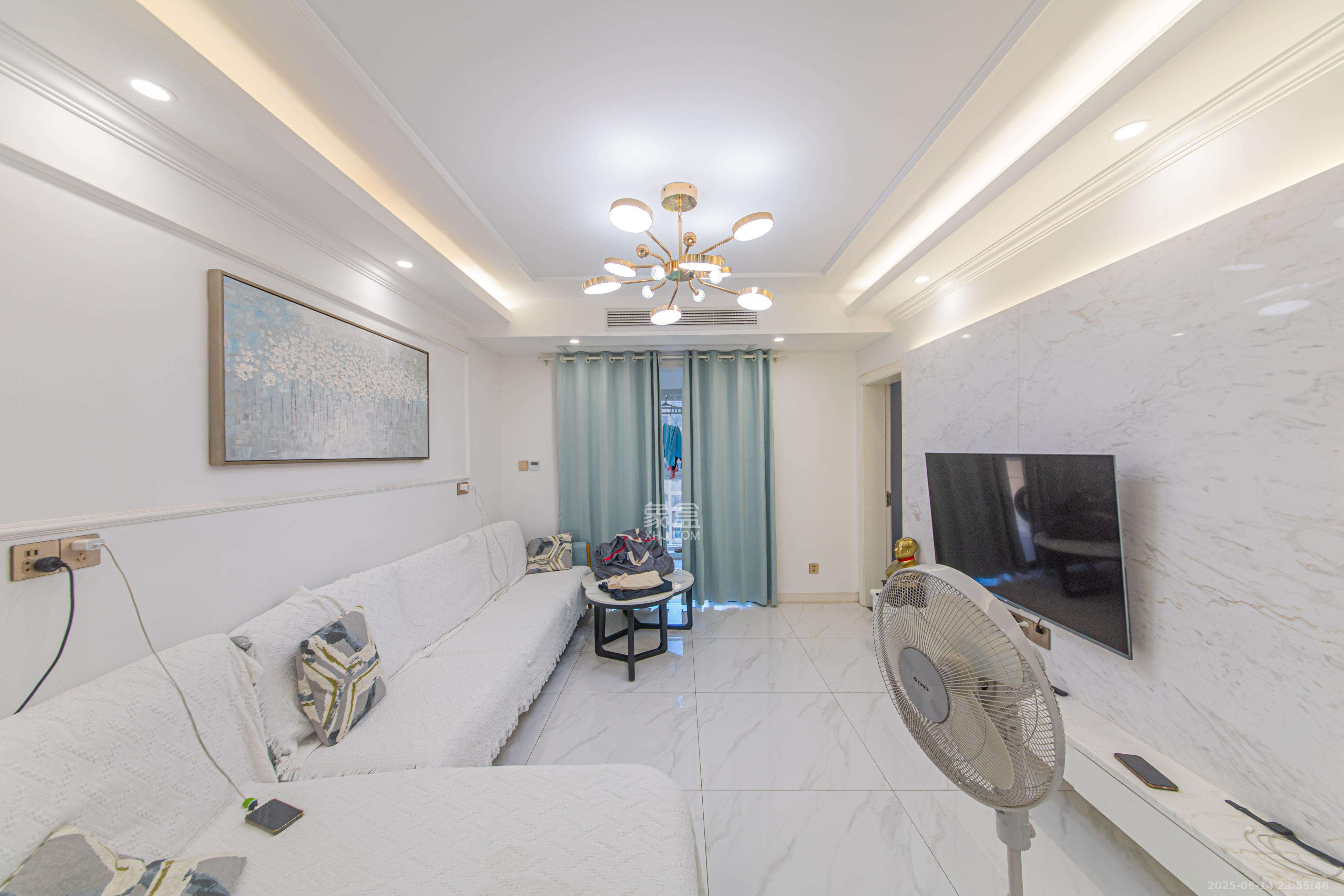 北辰中央公园C区  3室2厅1卫    93.0万 北辰中央公园C区  3室2厅1卫    93.0万客厅