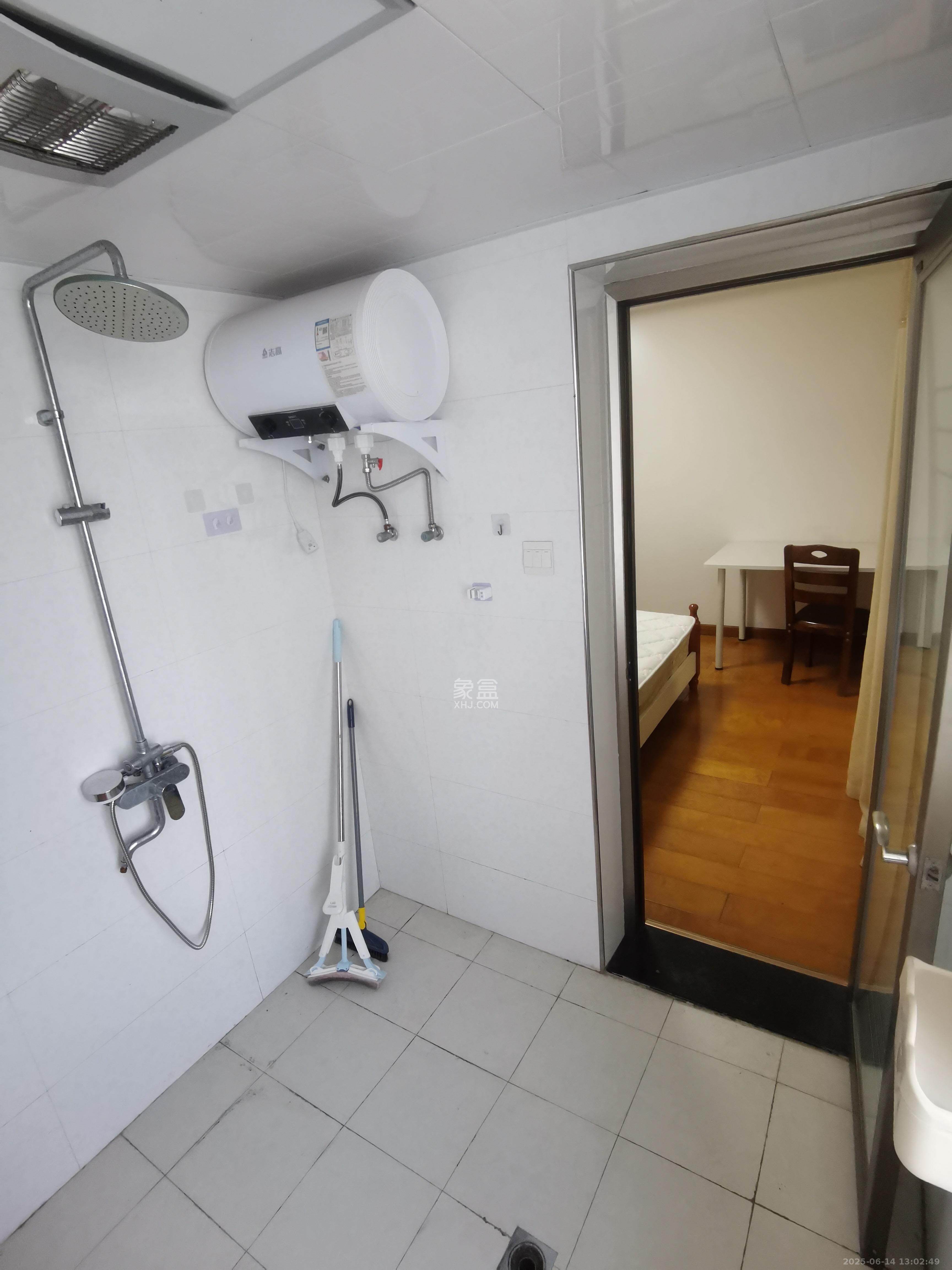 保利麓谷林语E区 1室1厅1卫 900.0元/月 保利麓谷林语E区 1室1厅1卫 900.0元/月室内图