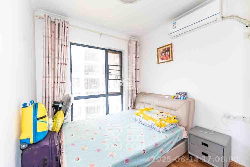 南庭城果  3室2厅1卫   2600.00元/月室内图
