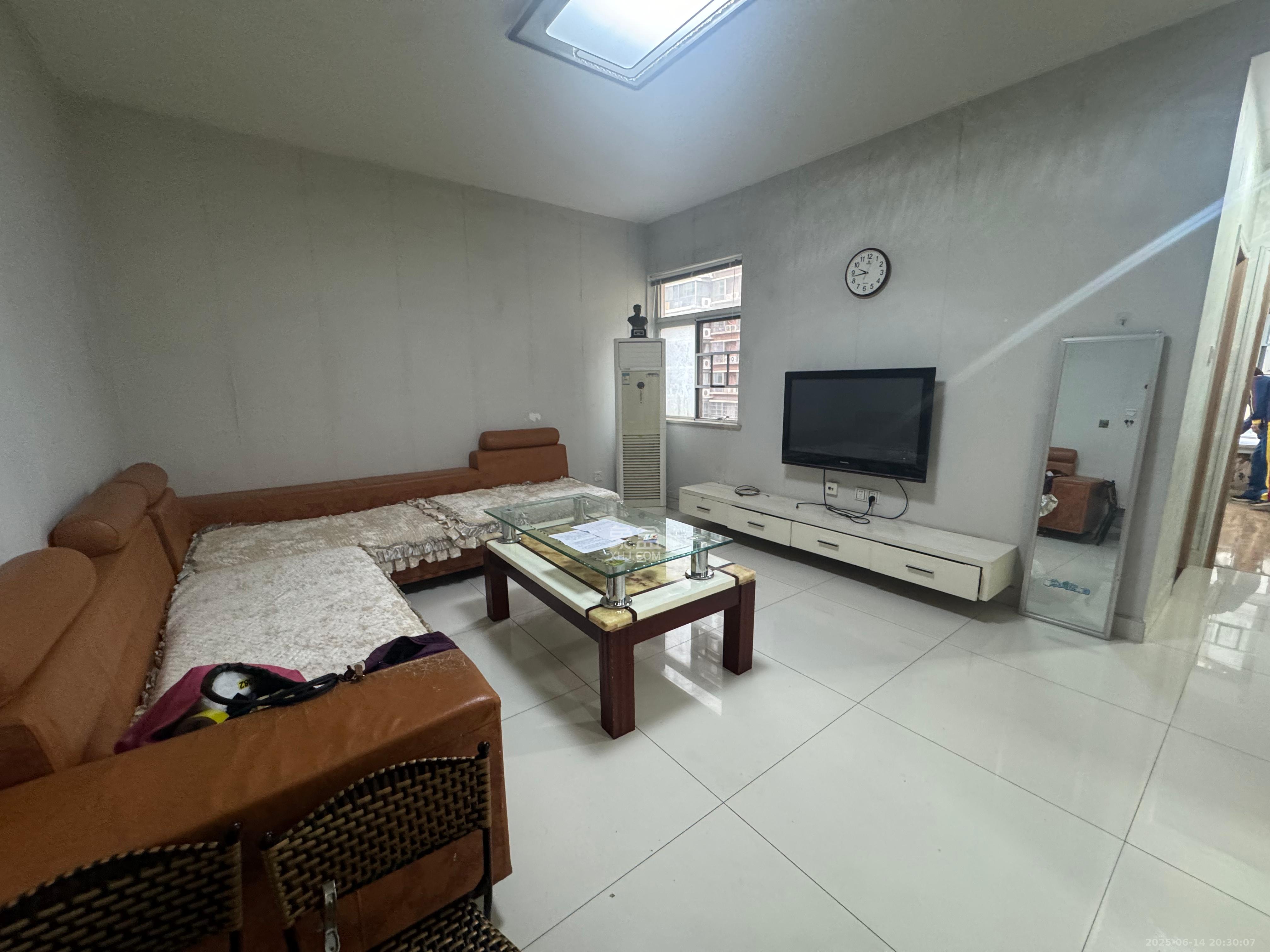 宏泽佳园 3室2厅1卫 3600.0元/月 宏泽佳园 3室2厅1卫 3600.0元/月室内图