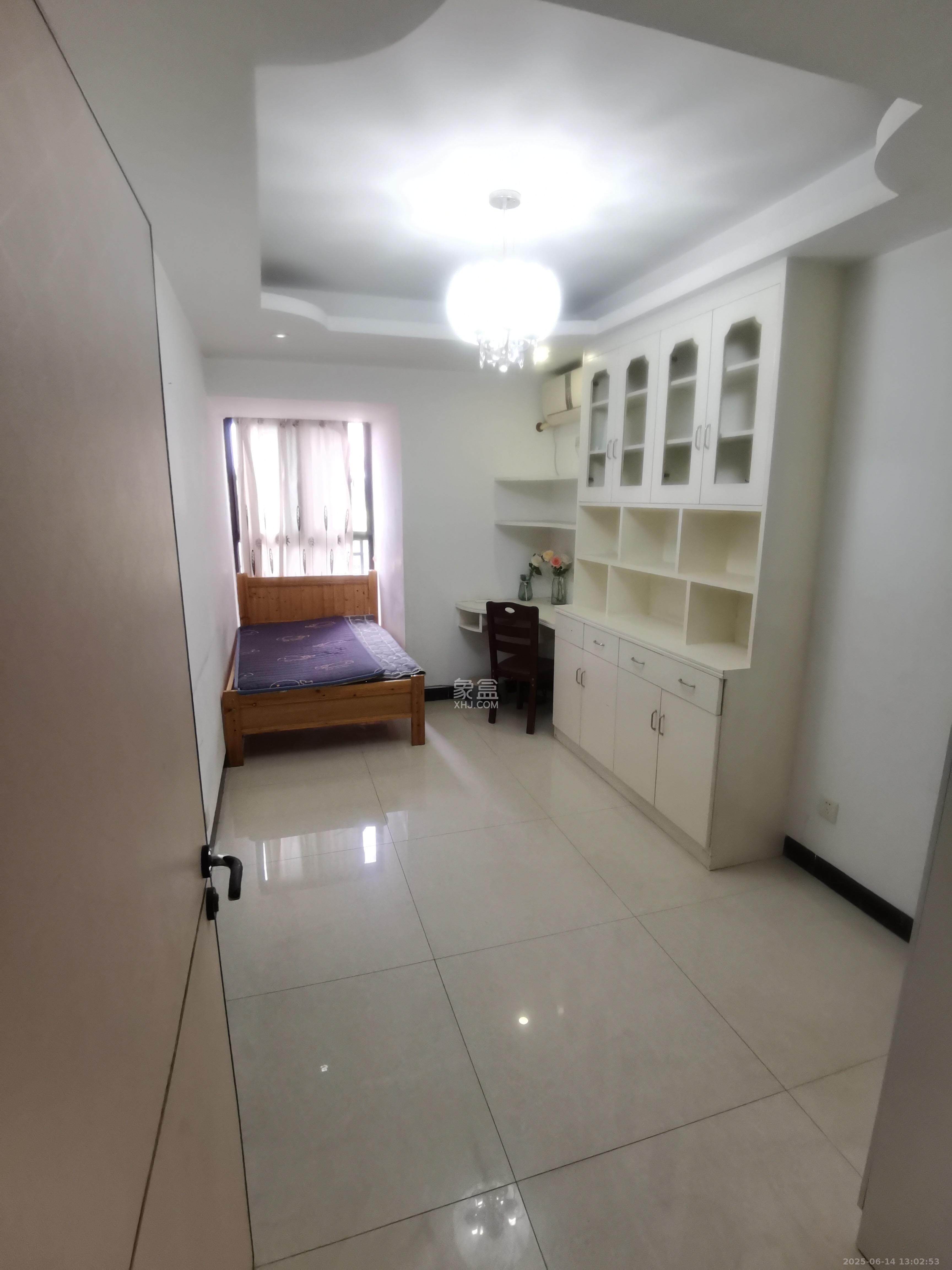 保利麓谷林语E区 1室1厅1卫 900.0元/月 保利麓谷林语E区 1室1厅1卫 900.0元/月室内图