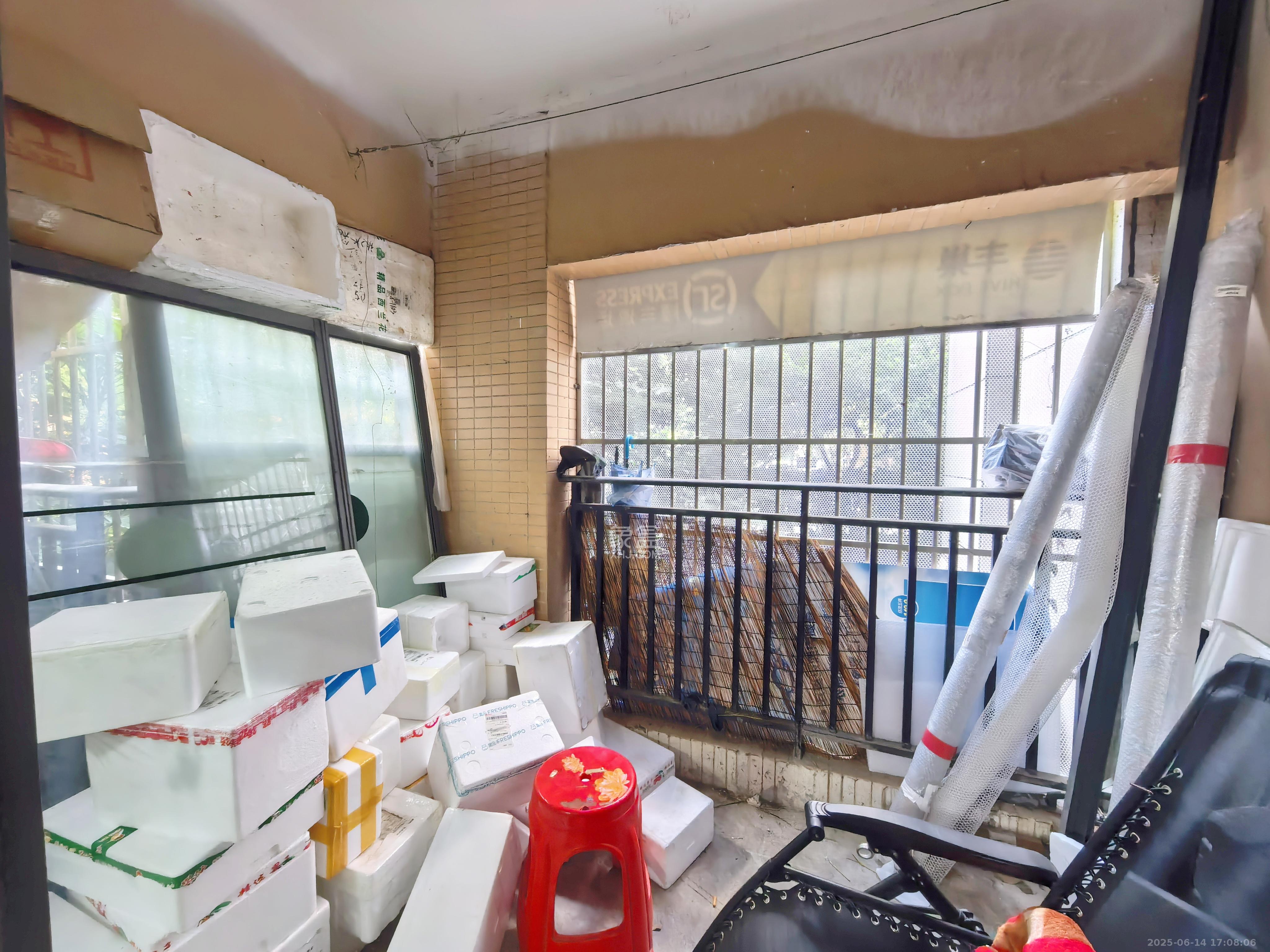 中城丽景香山园  3室2厅2卫   3300.00元/月室内图