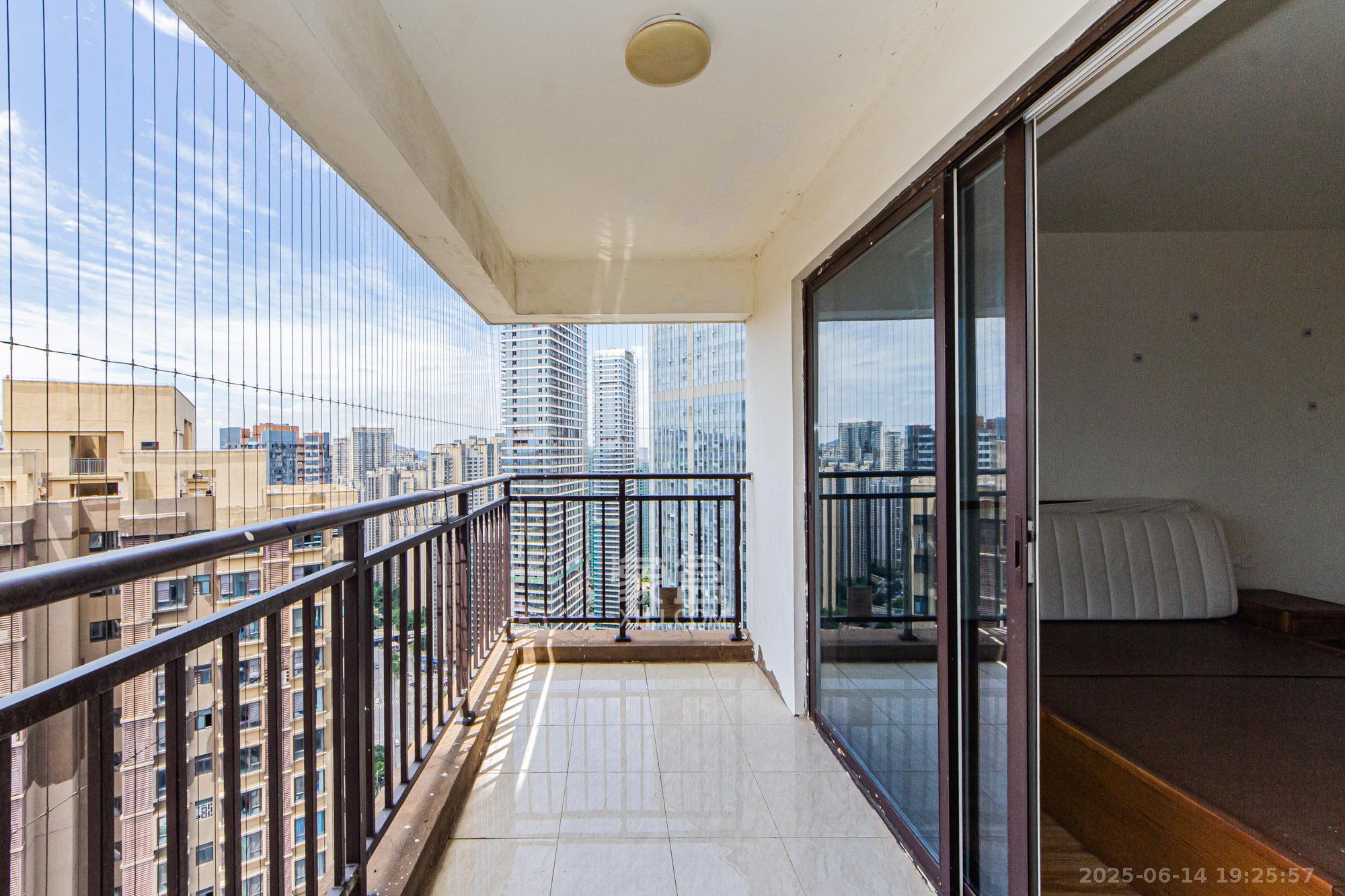 北辰三角洲C2区  3室2厅2卫    185.0万 北辰三角洲C2区  3室2厅2卫    185.0万阳台