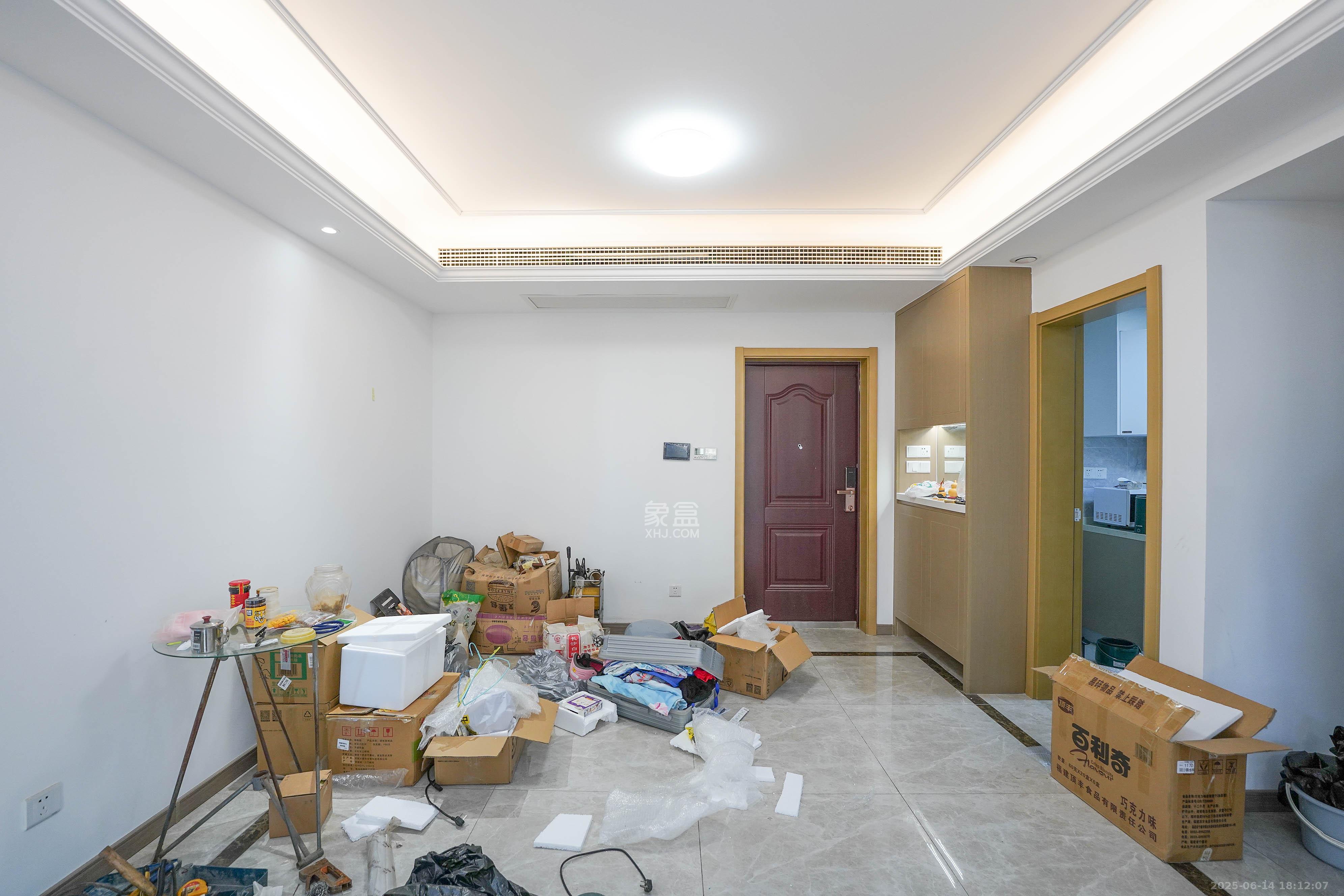 中建璟和城  3室2厅2卫   110.00万客厅