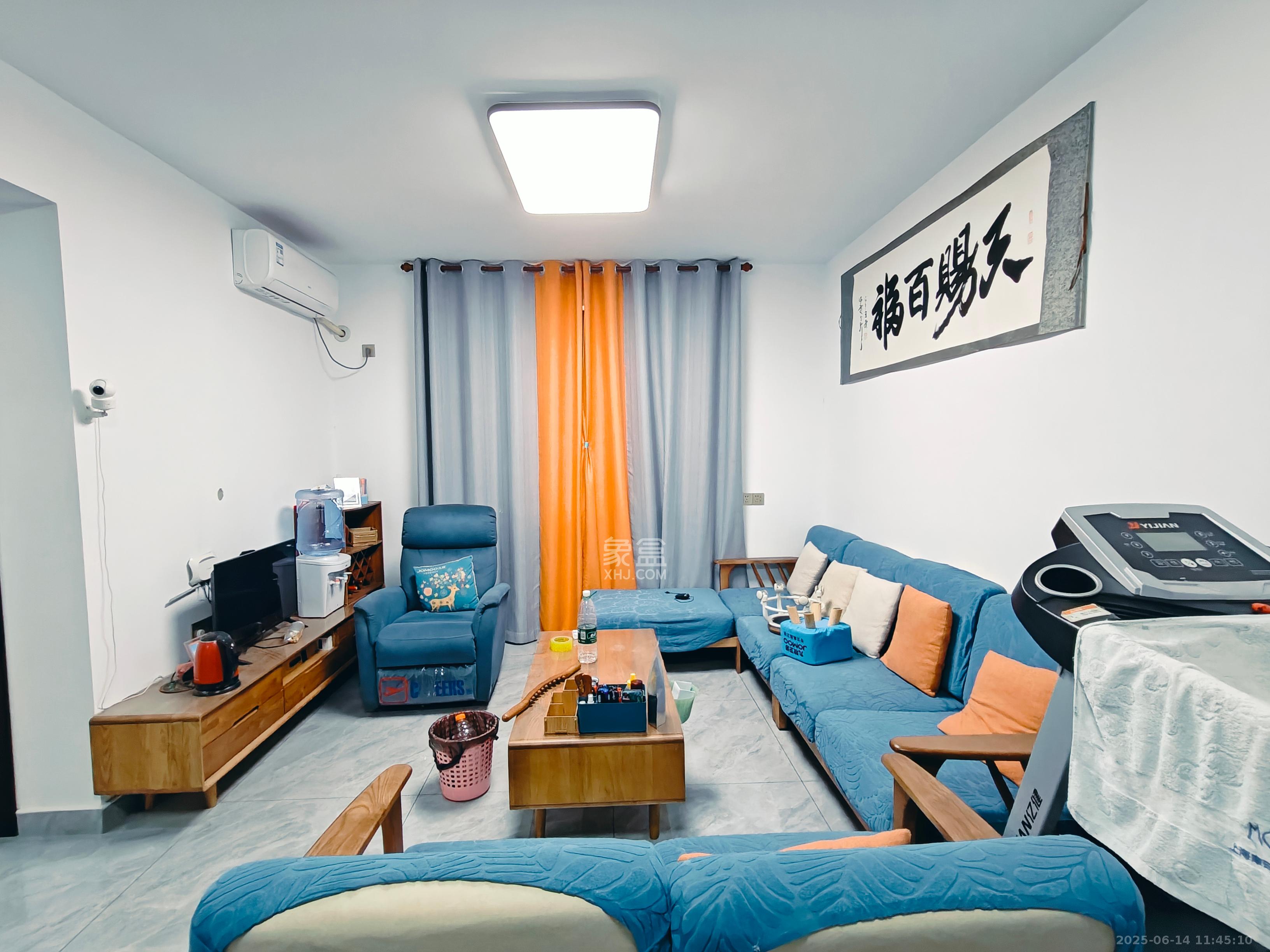 尊邸华庭  1室2厅1卫    2000.0元/月