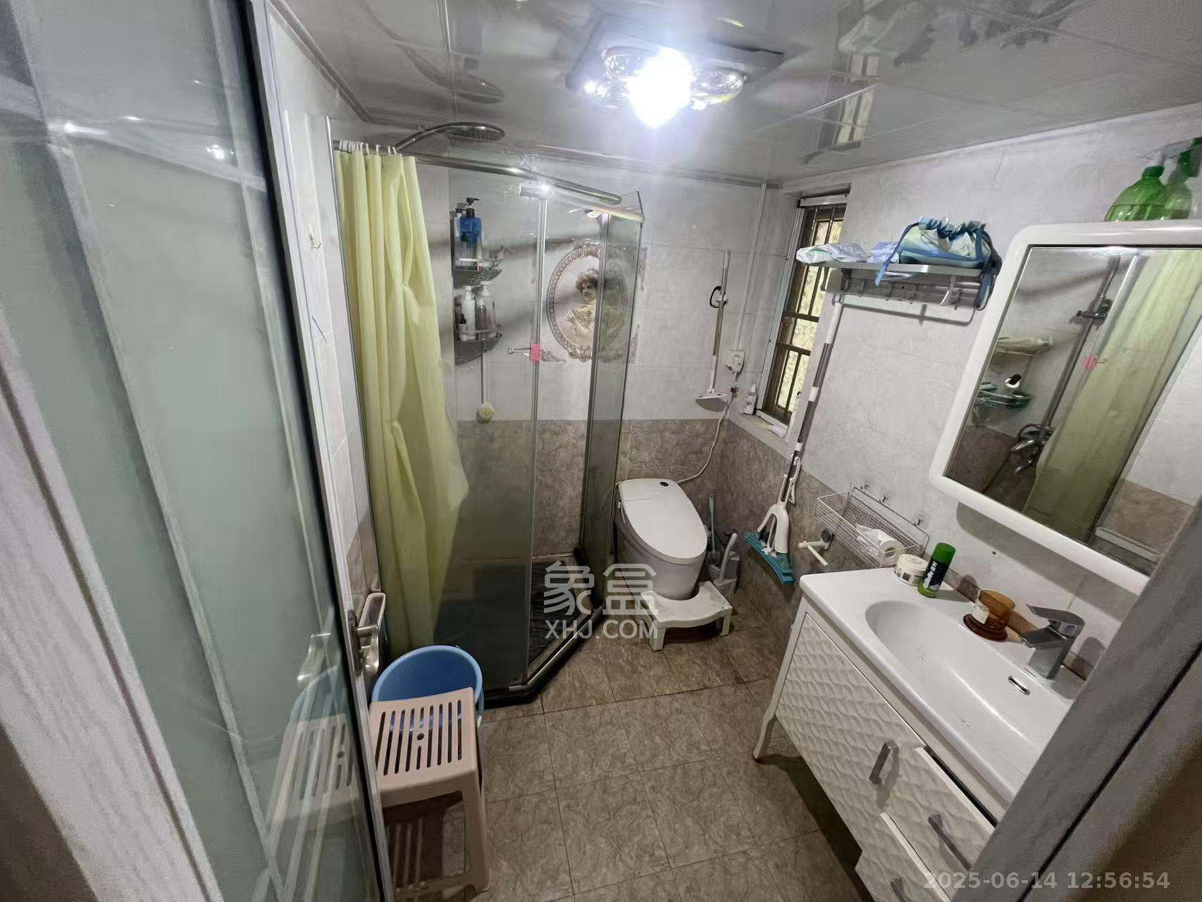 山水湾  1室2厅1卫   2000.00元/月室内图
