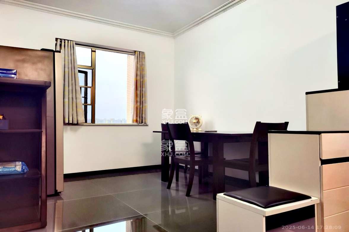 江山帝景雅典  4室2厅2卫    3900.0元/月 江山帝景雅典  4室2厅2卫    3900.0元/月室内图