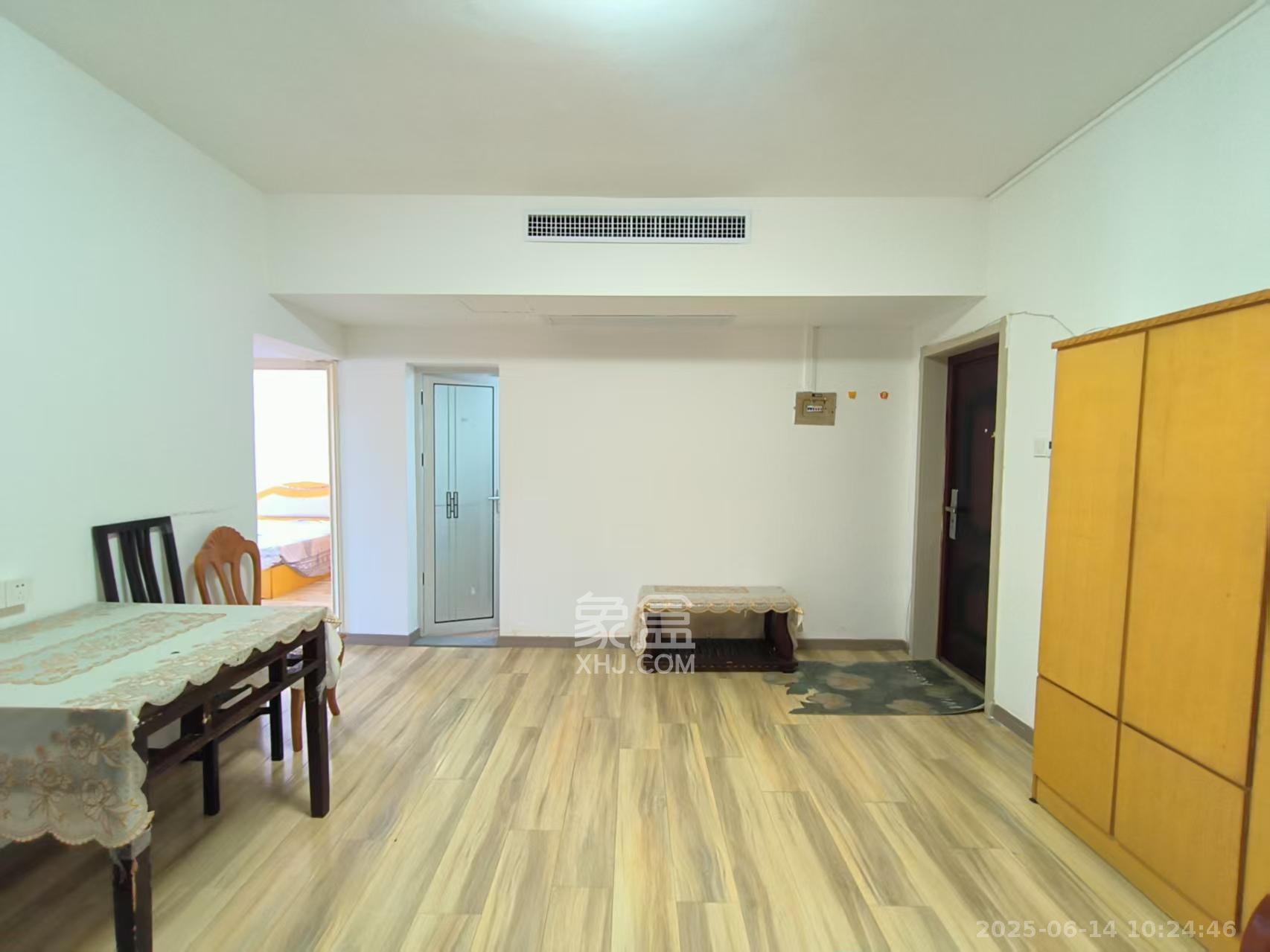 华天大酒店宿舍楼 2室1厅1卫 2600.0元/月 华天大酒店宿舍楼 2室1厅1卫 2600.0元/月室内图