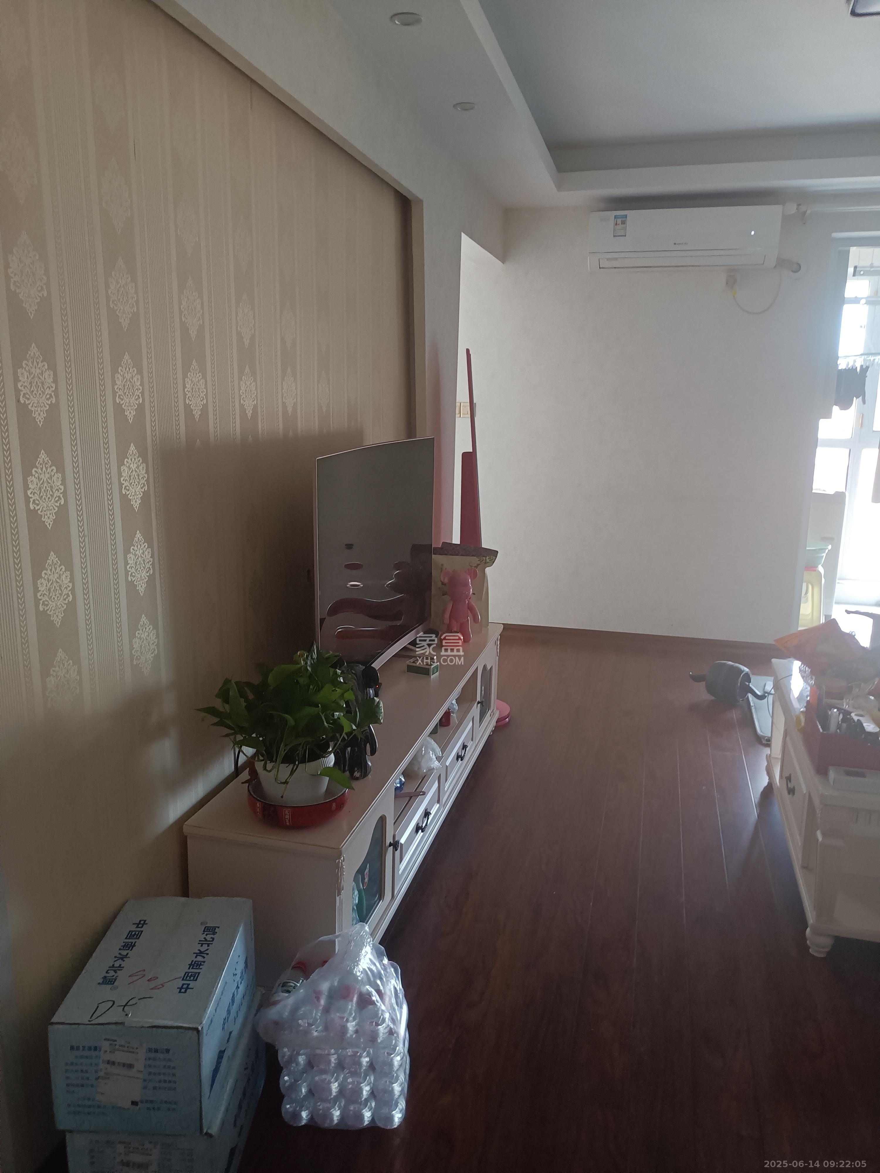 绿地新都会  2室2厅1卫   2400.00元/月室内图