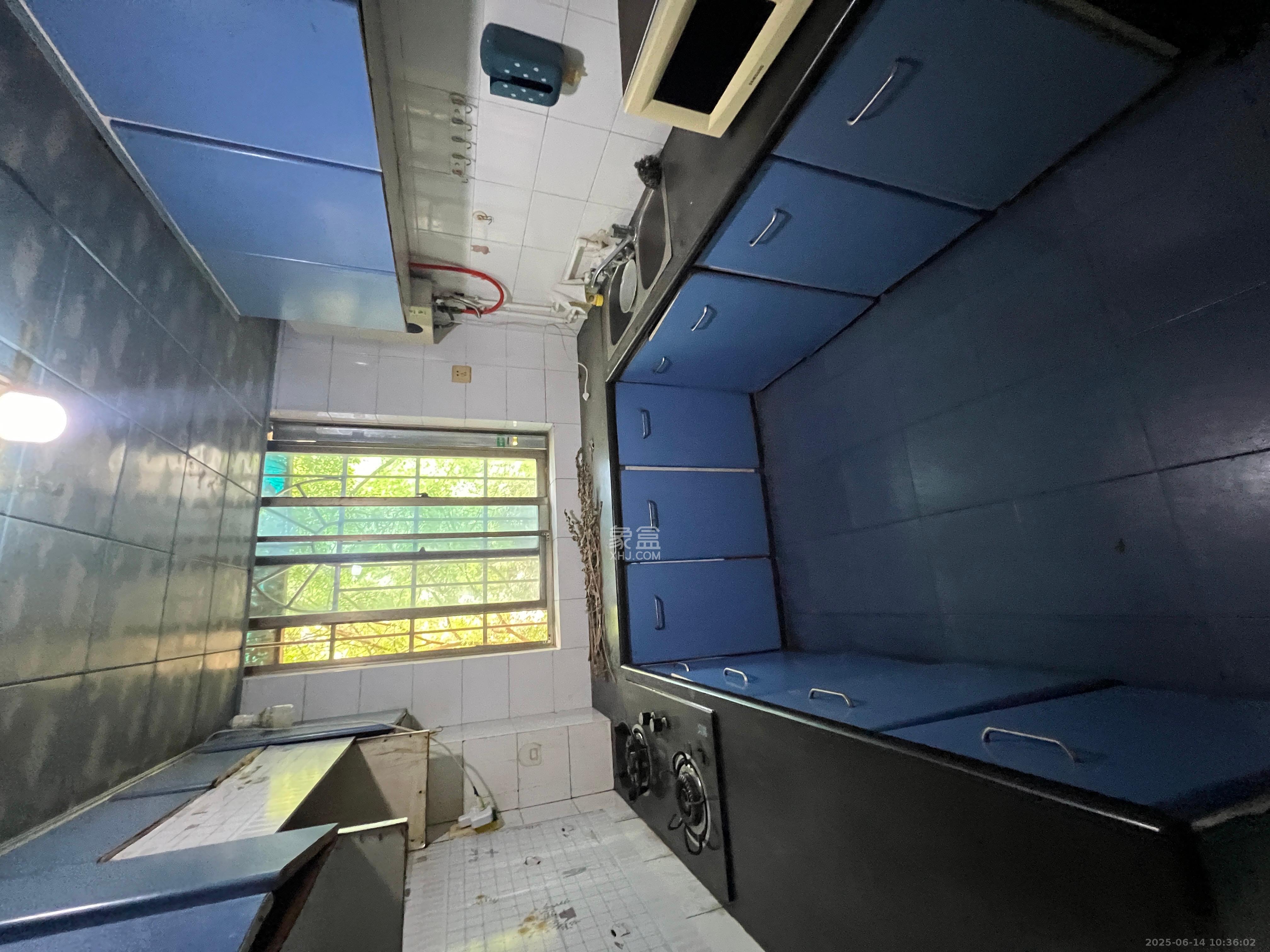 东南明苑 3室2厅2卫 2500.0元/月 东南明苑 3室2厅2卫 2500.0元/月室内图