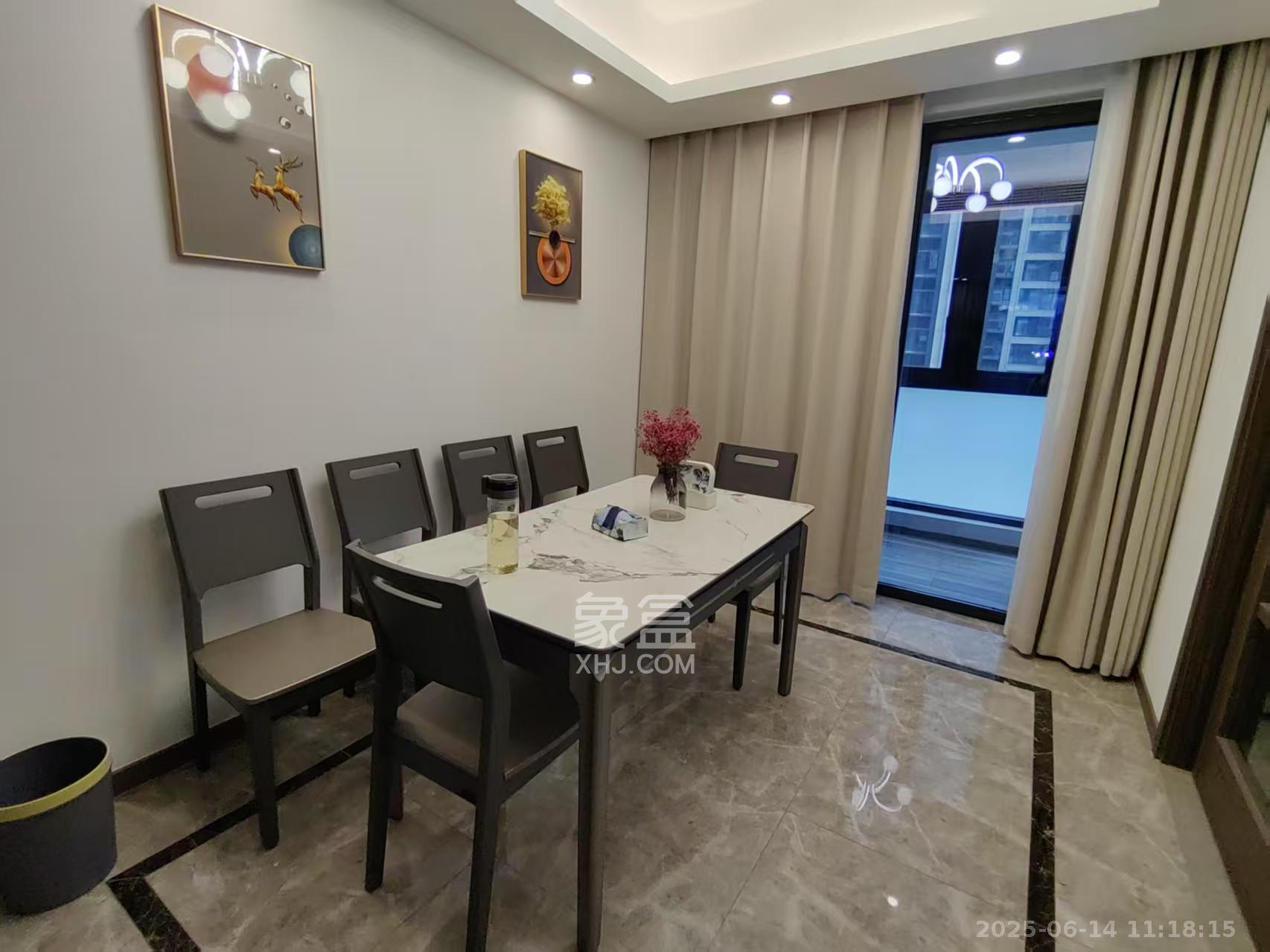 绿地V岛 4室2厅2卫 5000.0元/月 绿地V岛 4室2厅2卫 5000.0元/月室内图