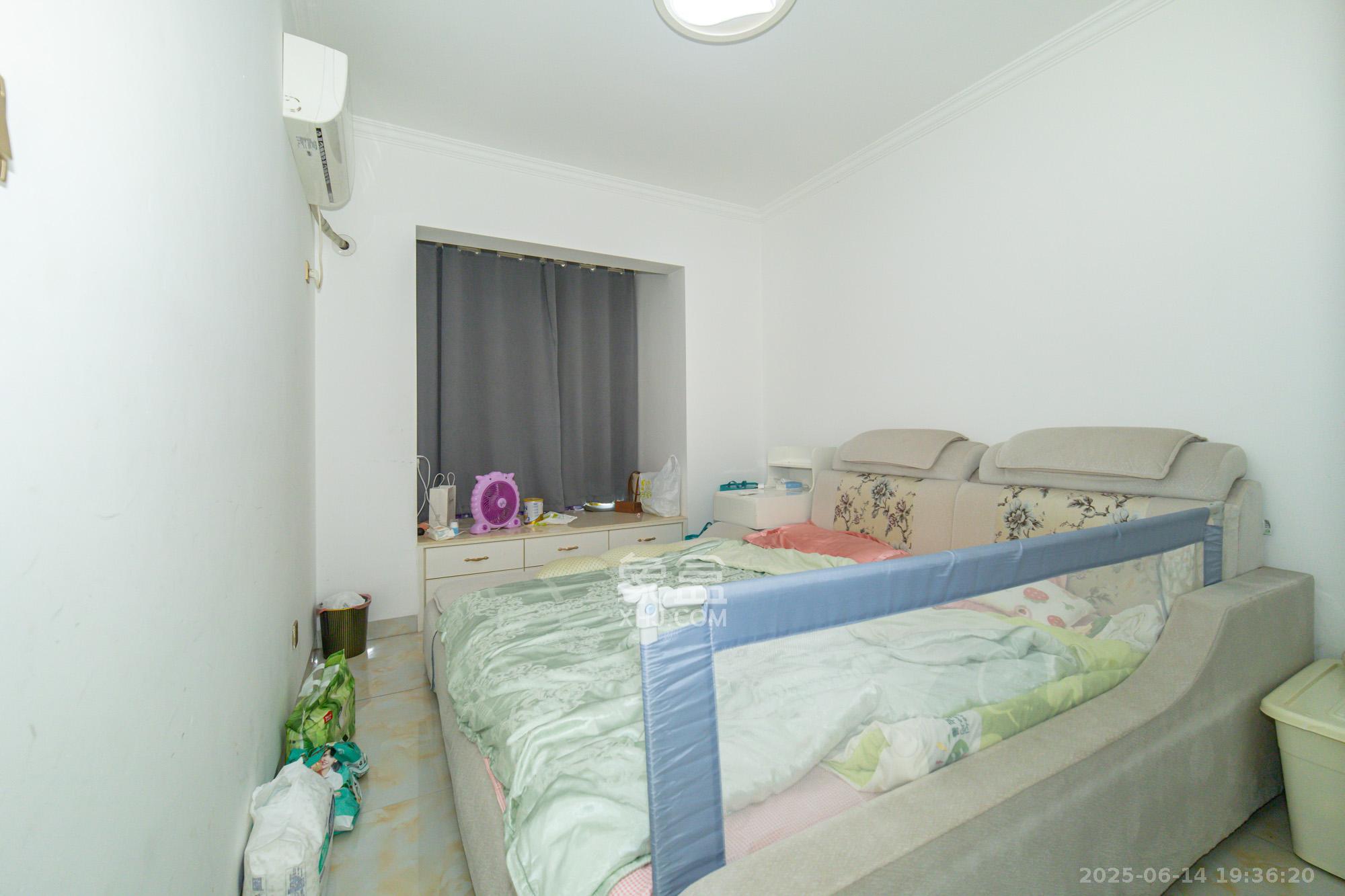 楚天世纪城西苑 2室2厅1卫 49.8万 楚天世纪城西苑 2室2厅1卫 49.8万卧室