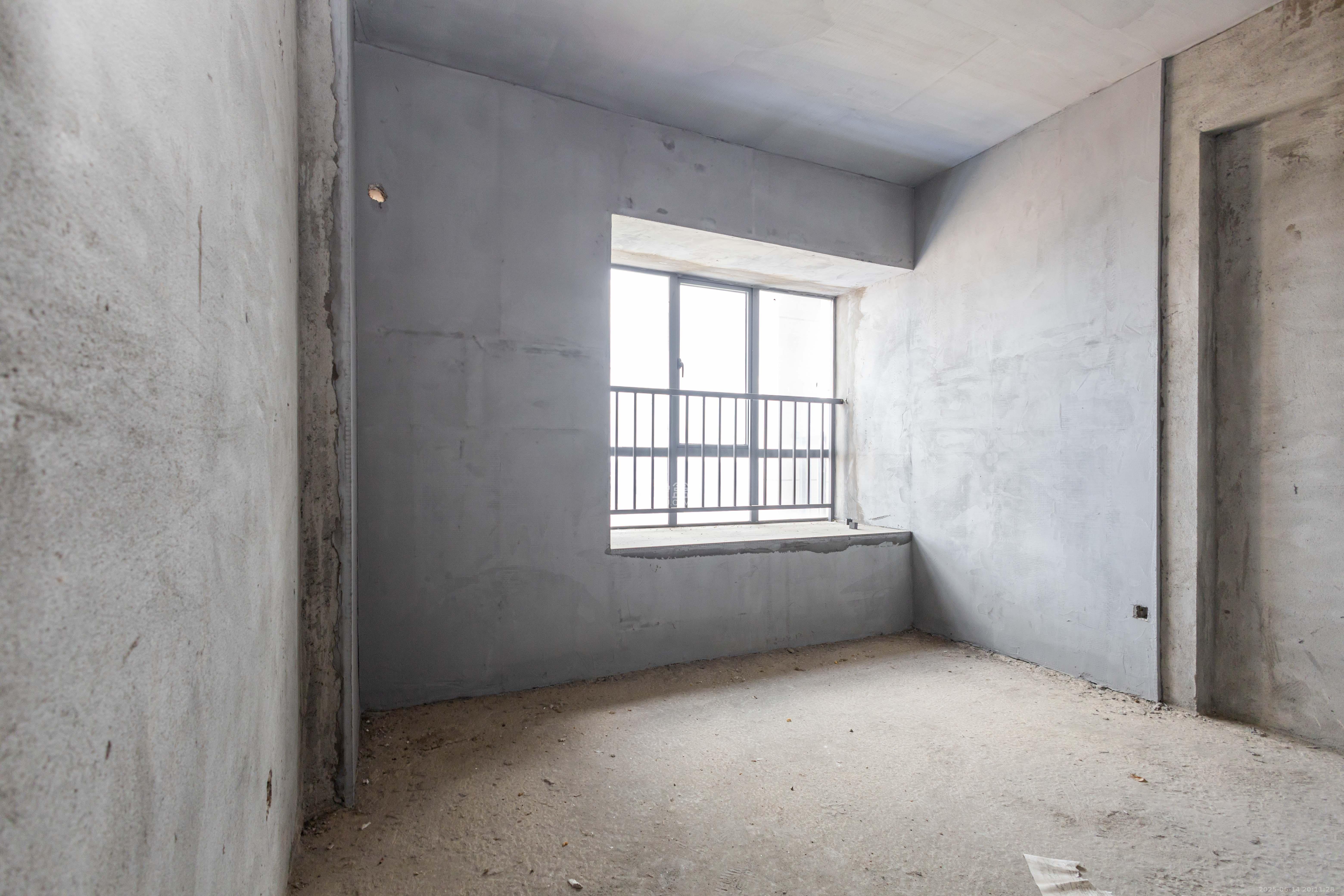 湘预家园  4室2厅2卫    83.8万 湘预家园  4室2厅2卫    83.8万卧室