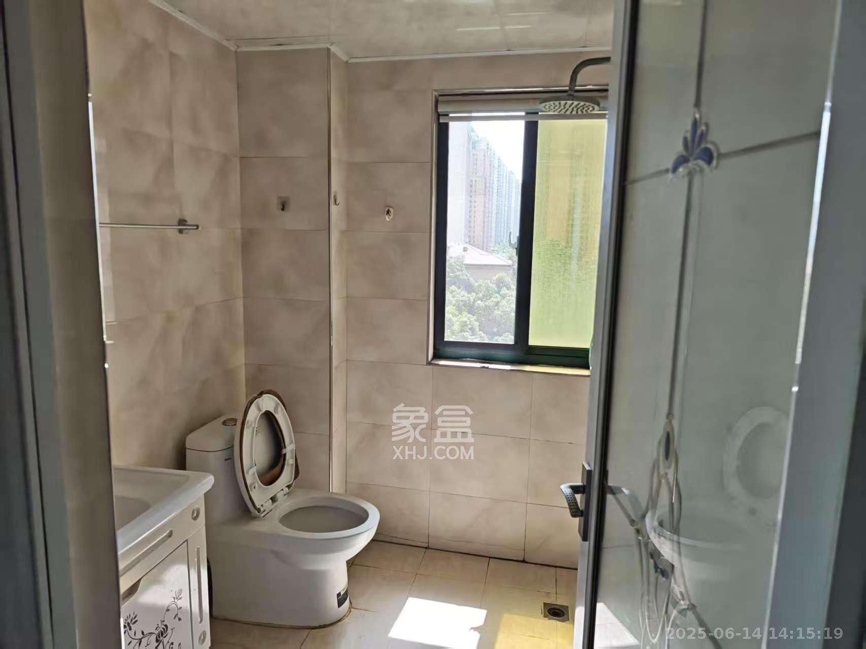 富基世纪公园 3室2厅2卫 1600.0元/月 富基世纪公园 3室2厅2卫 1600.0元/月室内图