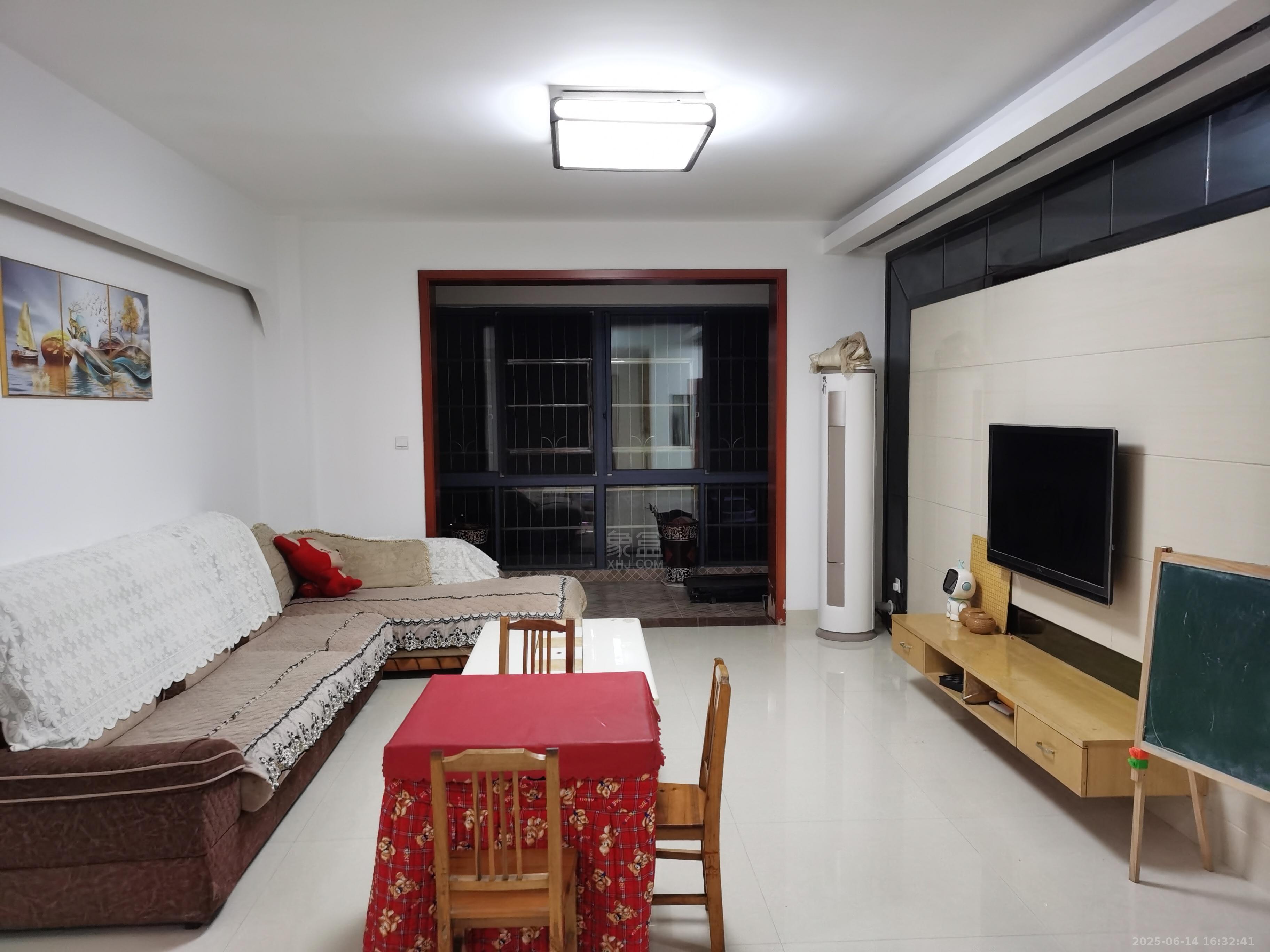 天泉一品 3室2厅2卫 1800.0元/月 天泉一品 3室2厅2卫 1800.0元/月室内图