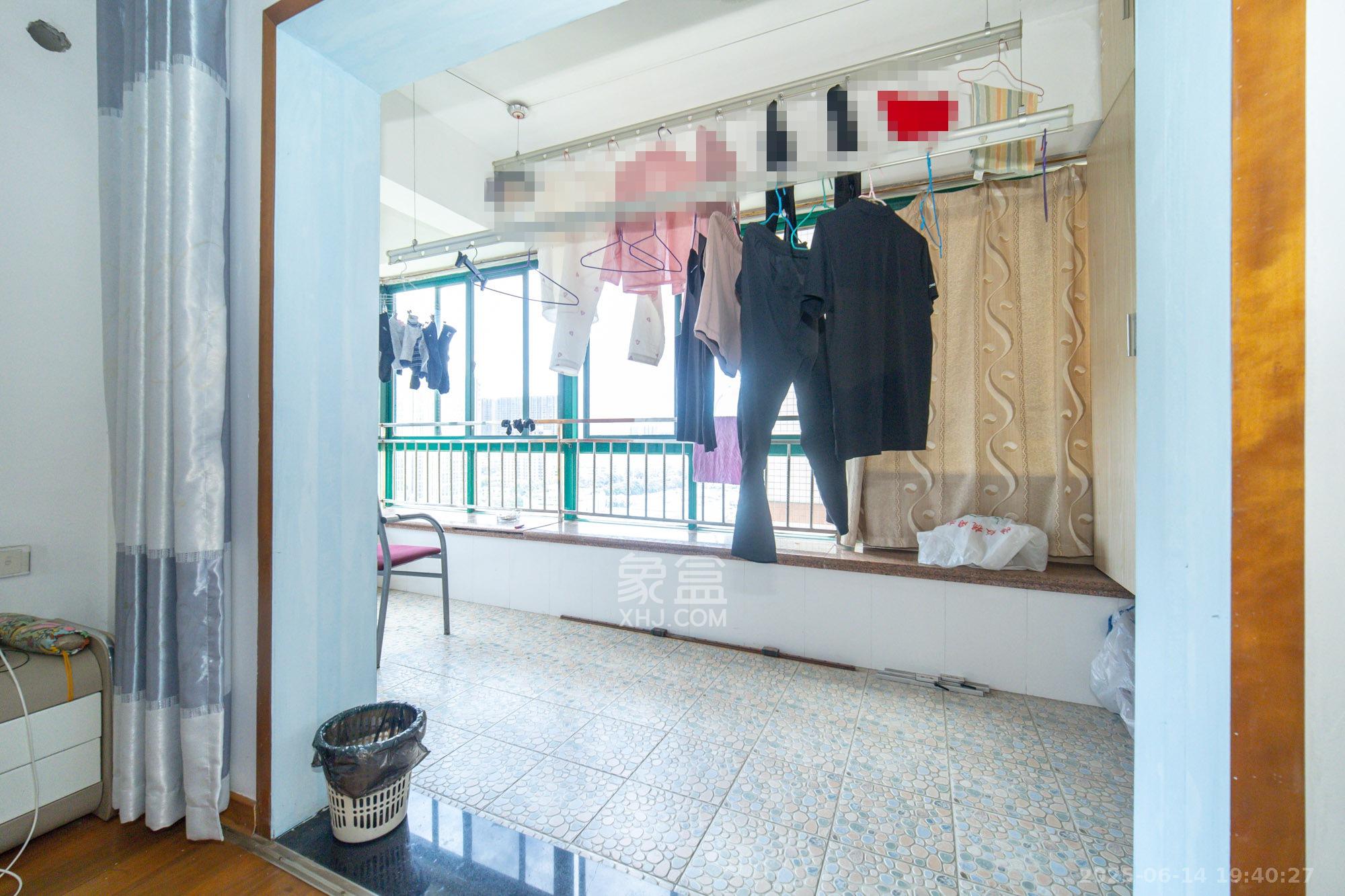 明城公寓 4室2厅2卫 100.0万 明城公寓 4室2厅2卫 100.0万阳台