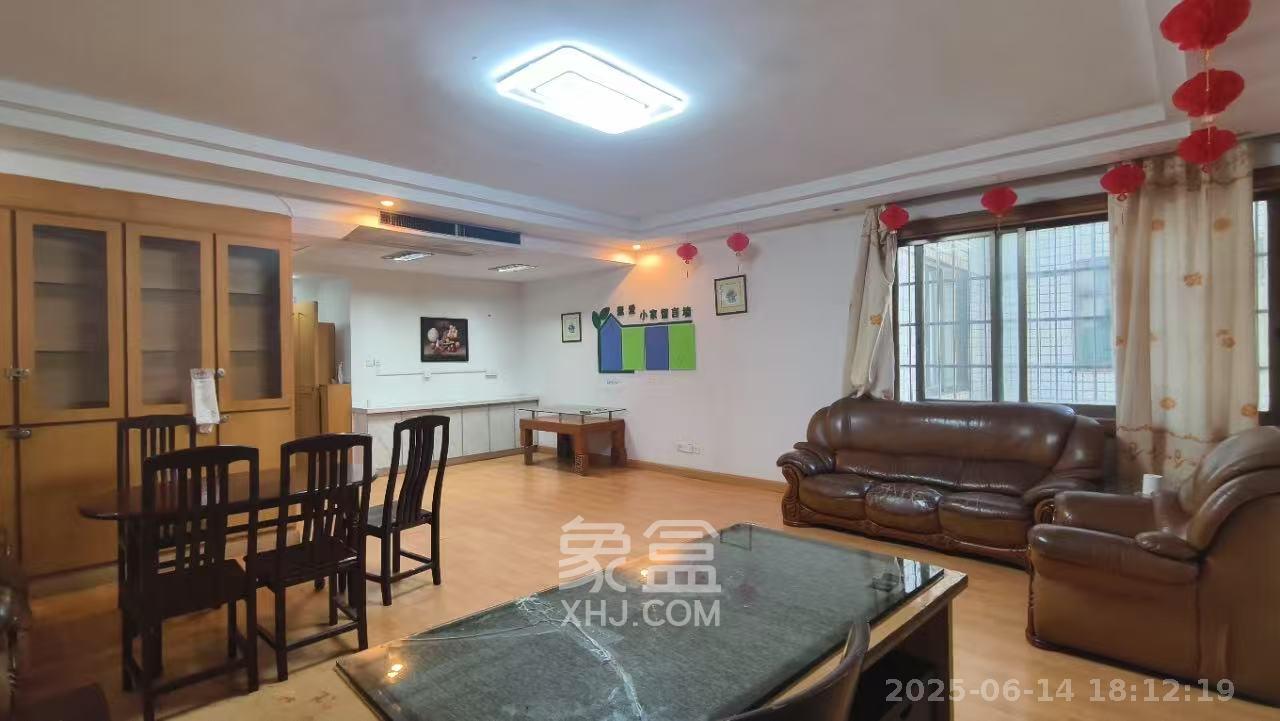 人保财产湖南分公司宿舍  3室2厅1卫    3000.0元/月 人保财产湖南分公司宿舍  3室2厅1卫    3000.0元/月室内图